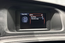 valkoinen Volvo V40 2013 kuva 20.