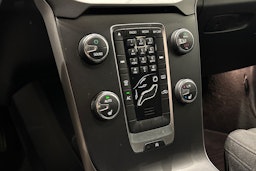 valkoinen Volvo V40 2013 kuva 22.