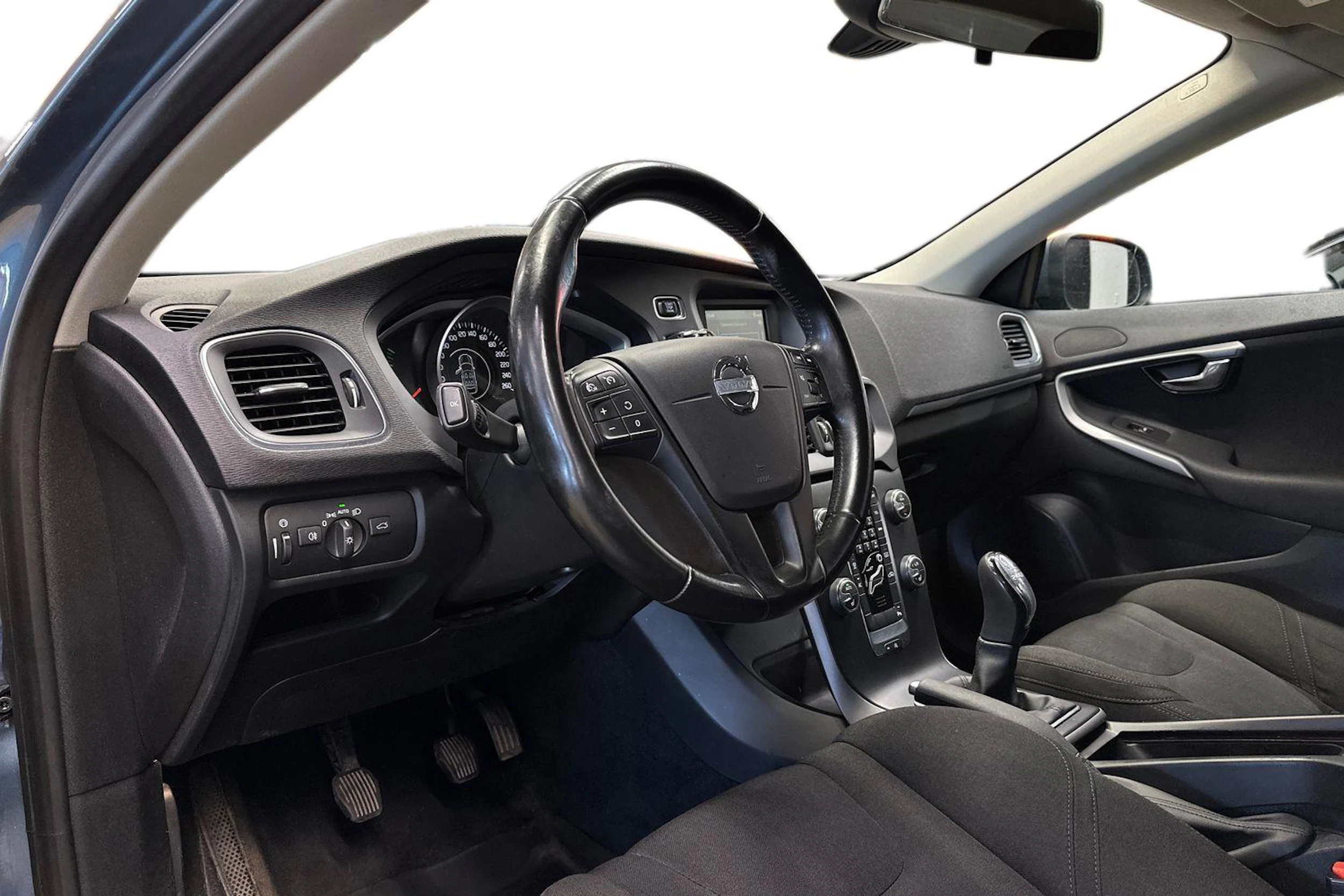 sininen Volvo V40 2013 kuva 6.