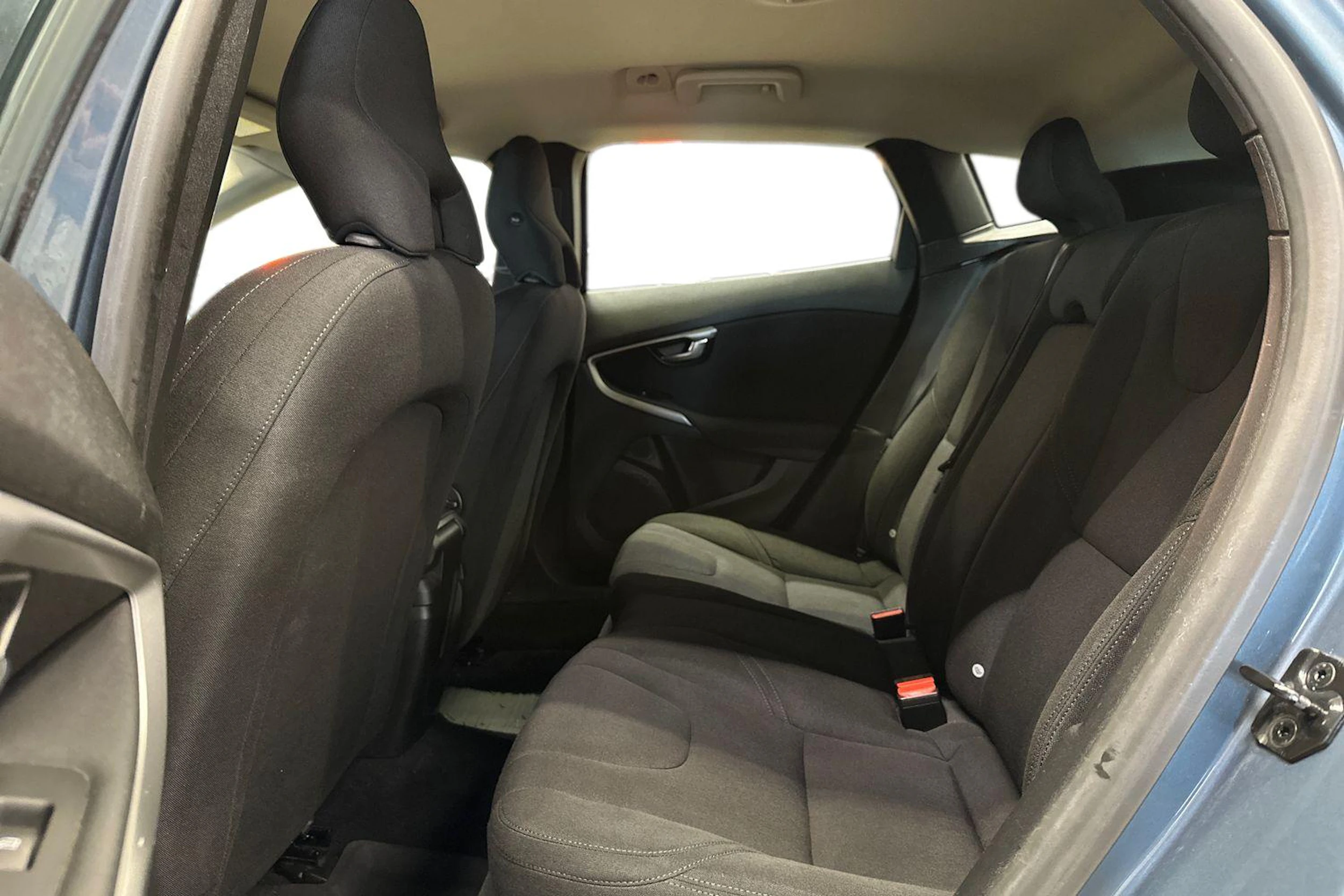 sininen Volvo V40 2013 kuva 8.