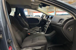 sininen Volvo V40 2013 kuva 11.