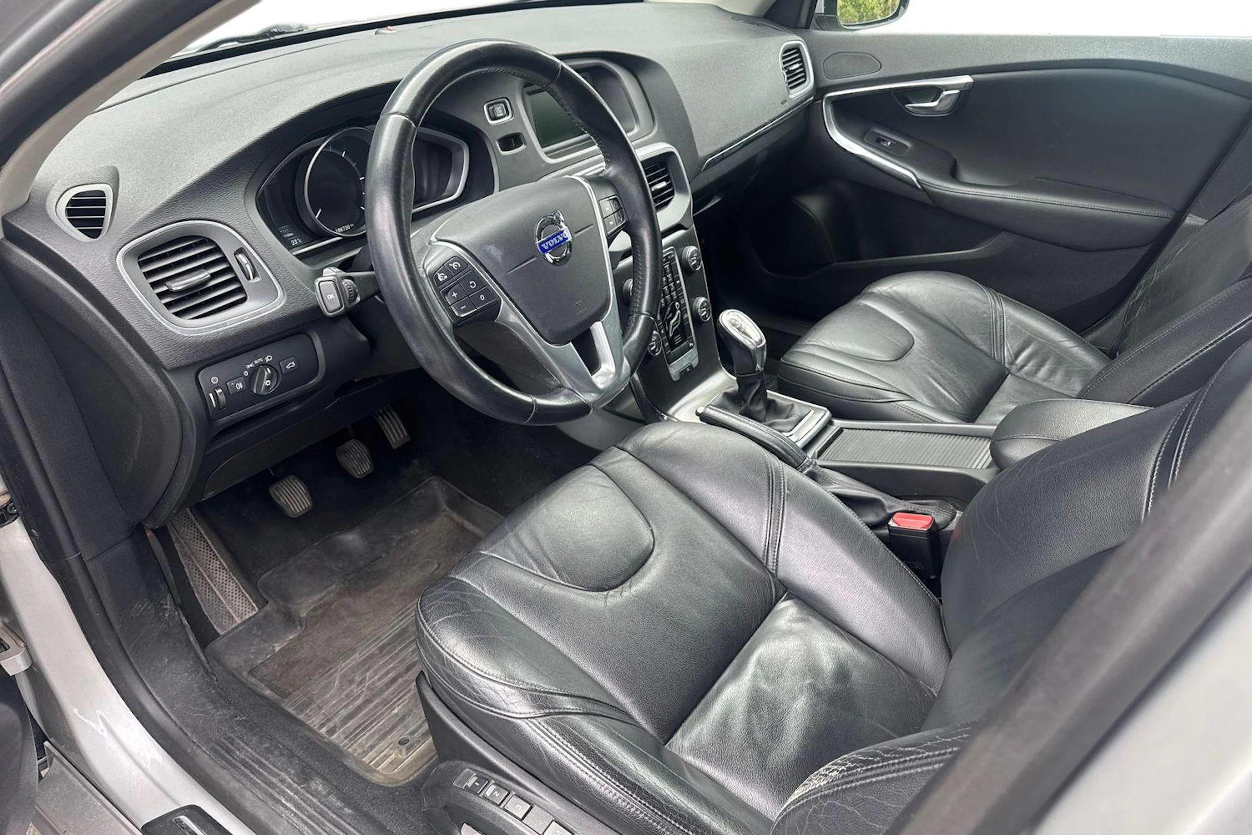 harmaa Volvo V40 2013 kuva 3.