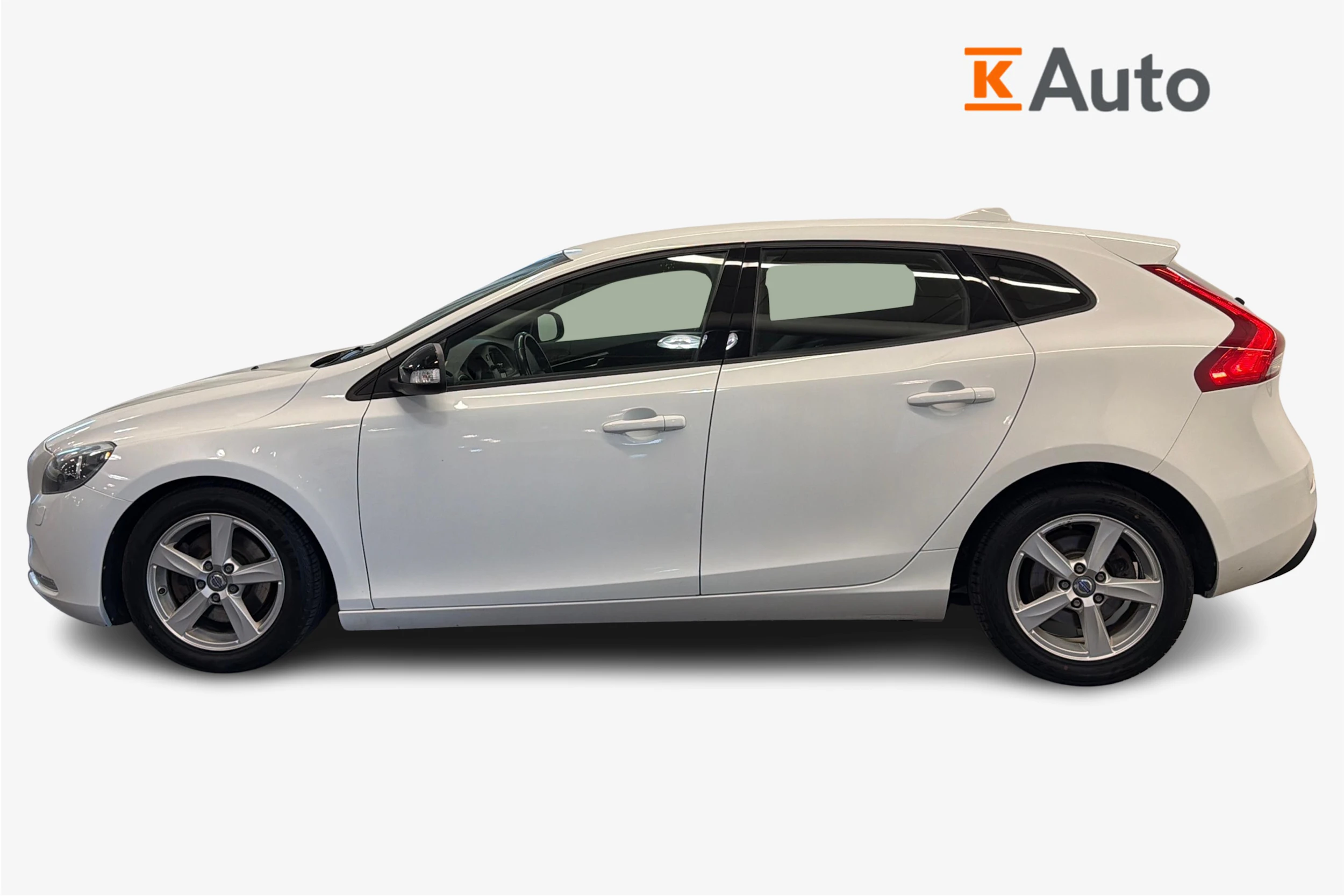 Valkoinen Volvo V40 2014 kuva 5.