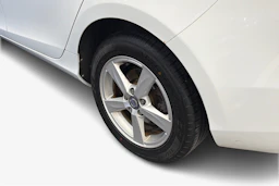 Valkoinen Volvo V40 2014 kuva 9.