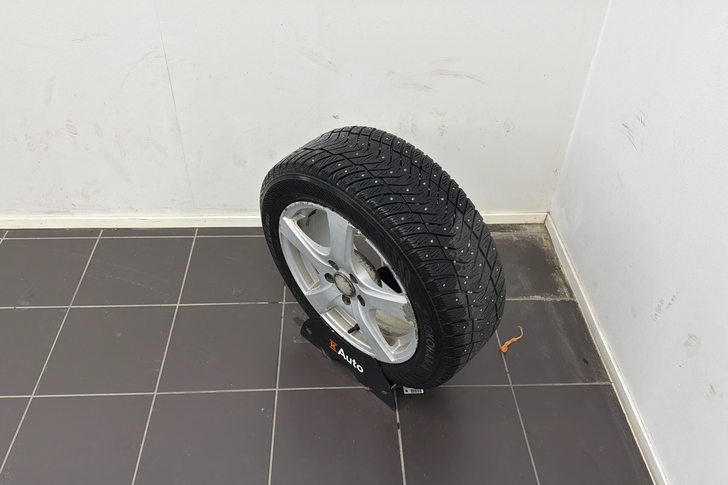 Valkoinen Volvo V40 2014 kuva 10.