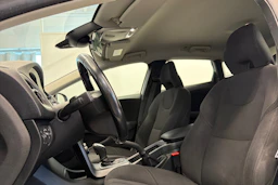 Valkoinen Volvo V40 2014 kuva 11.