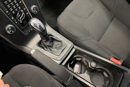 Valkoinen Volvo V40 2014 kuva 18.