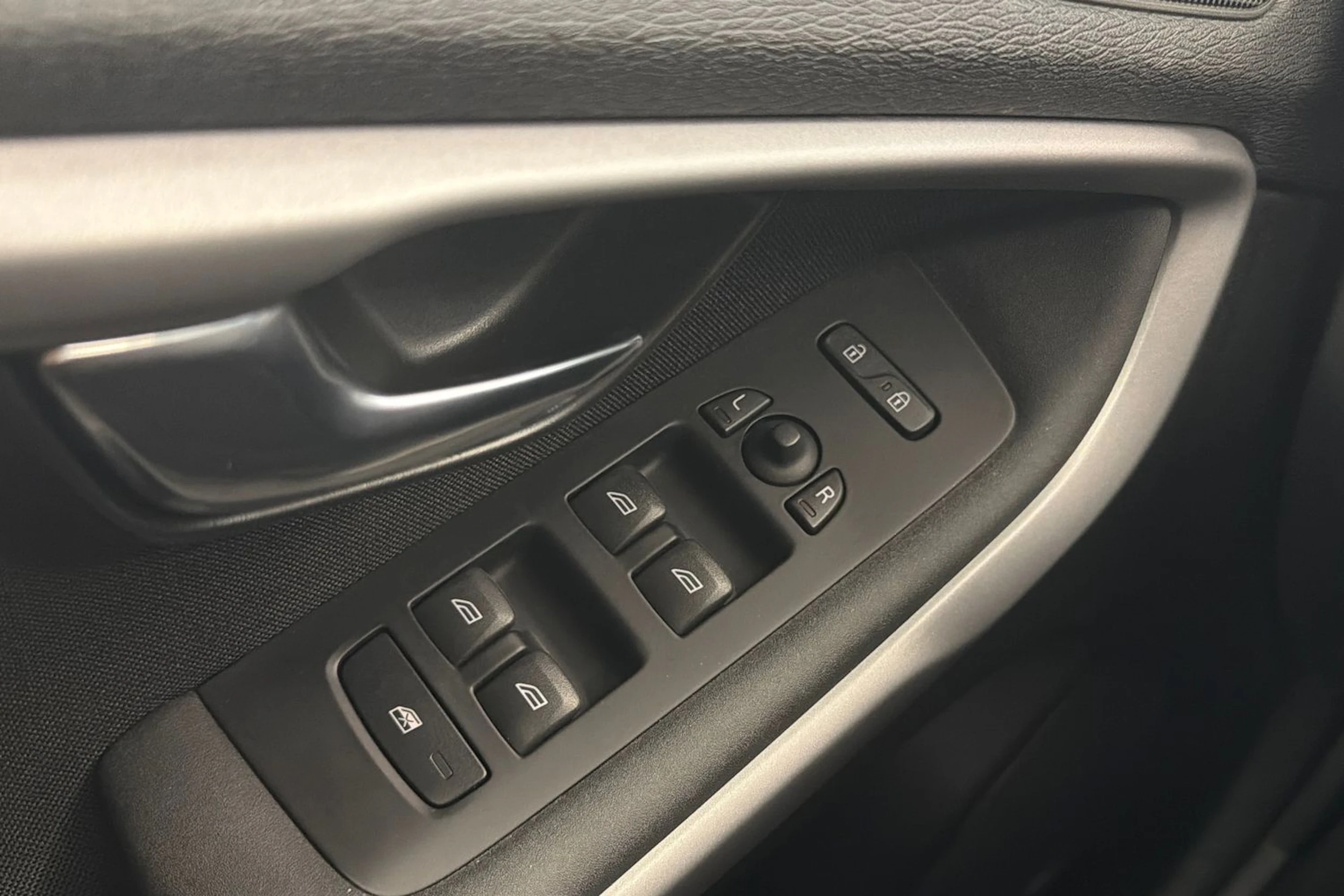 musta Volvo V40 2014 kuva 14.