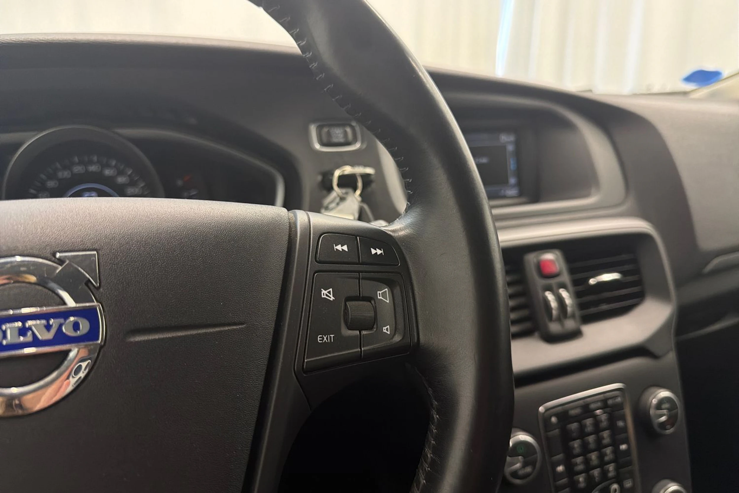 musta Volvo V40 2014 kuva 17.