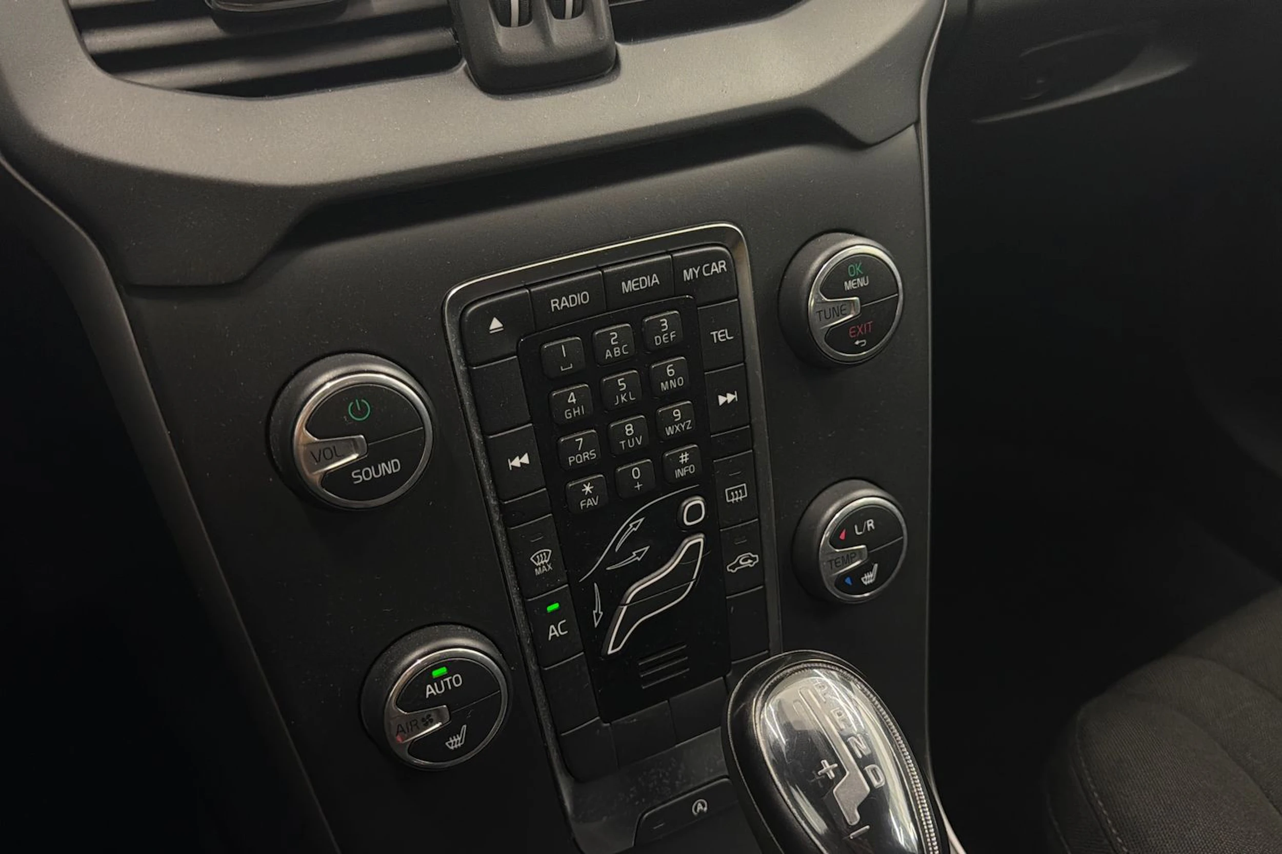 musta Volvo V40 2014 kuva 19.