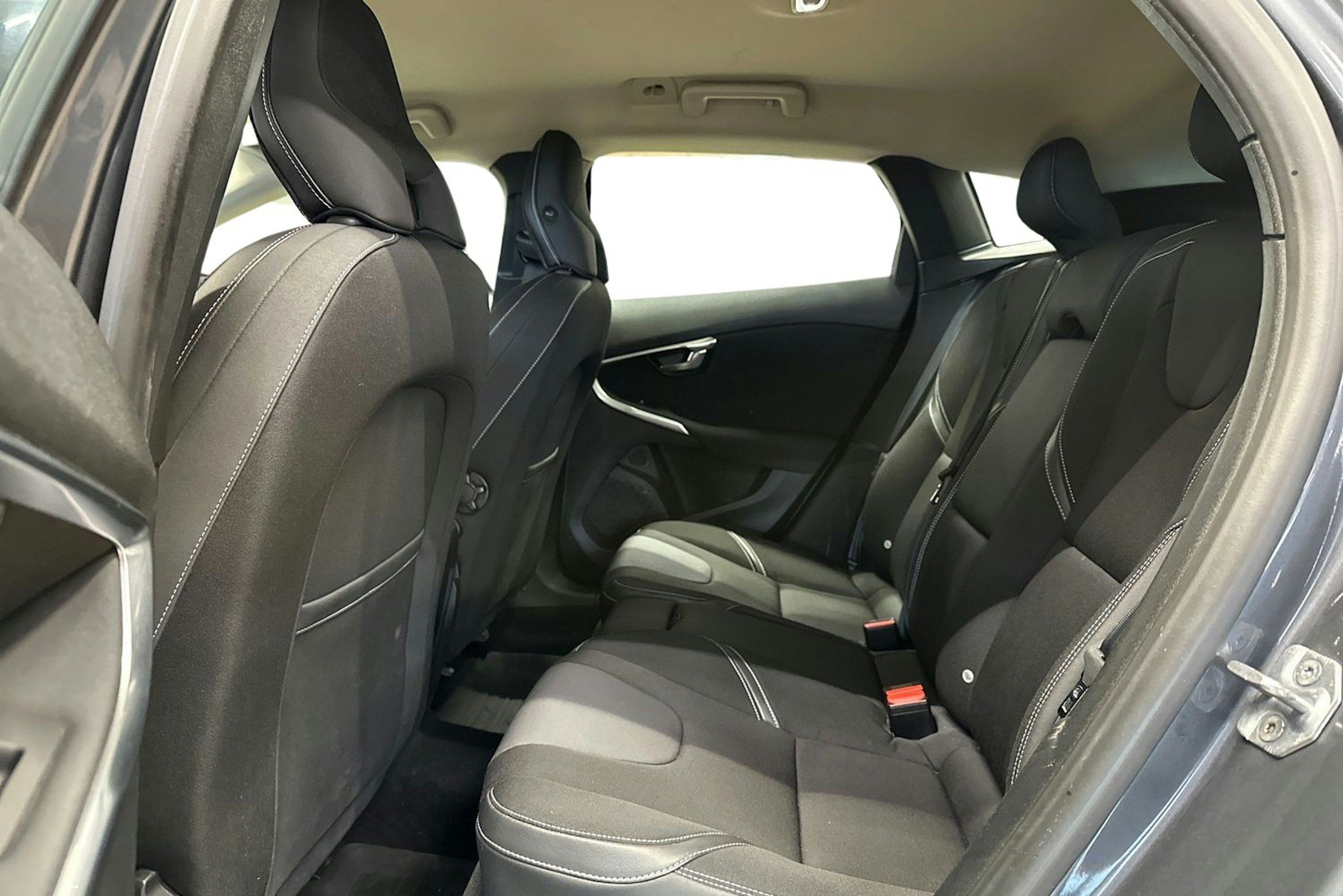 harmaa Volvo V40 2014 kuva 10.