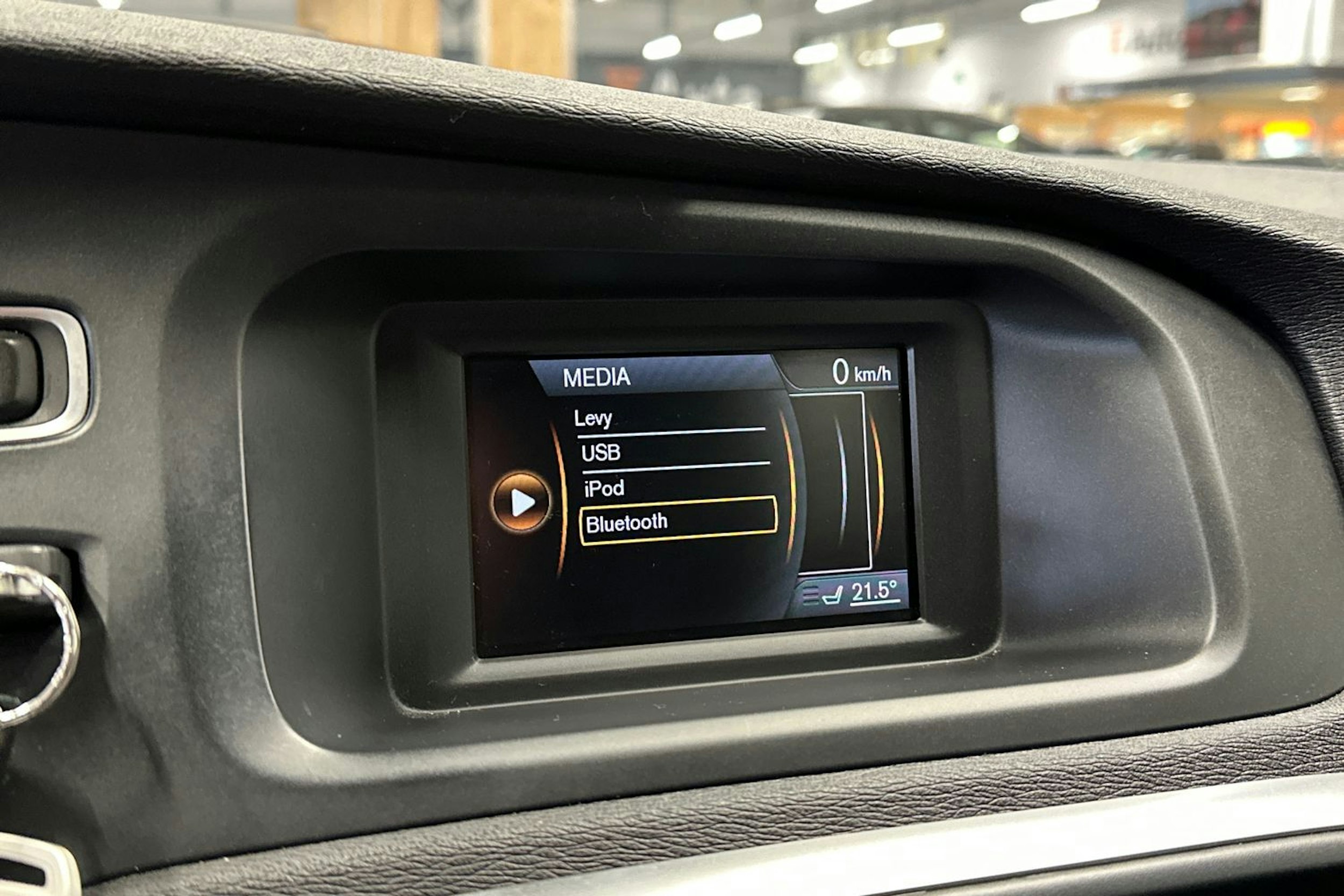 harmaa Volvo V40 2014 kuva 18.