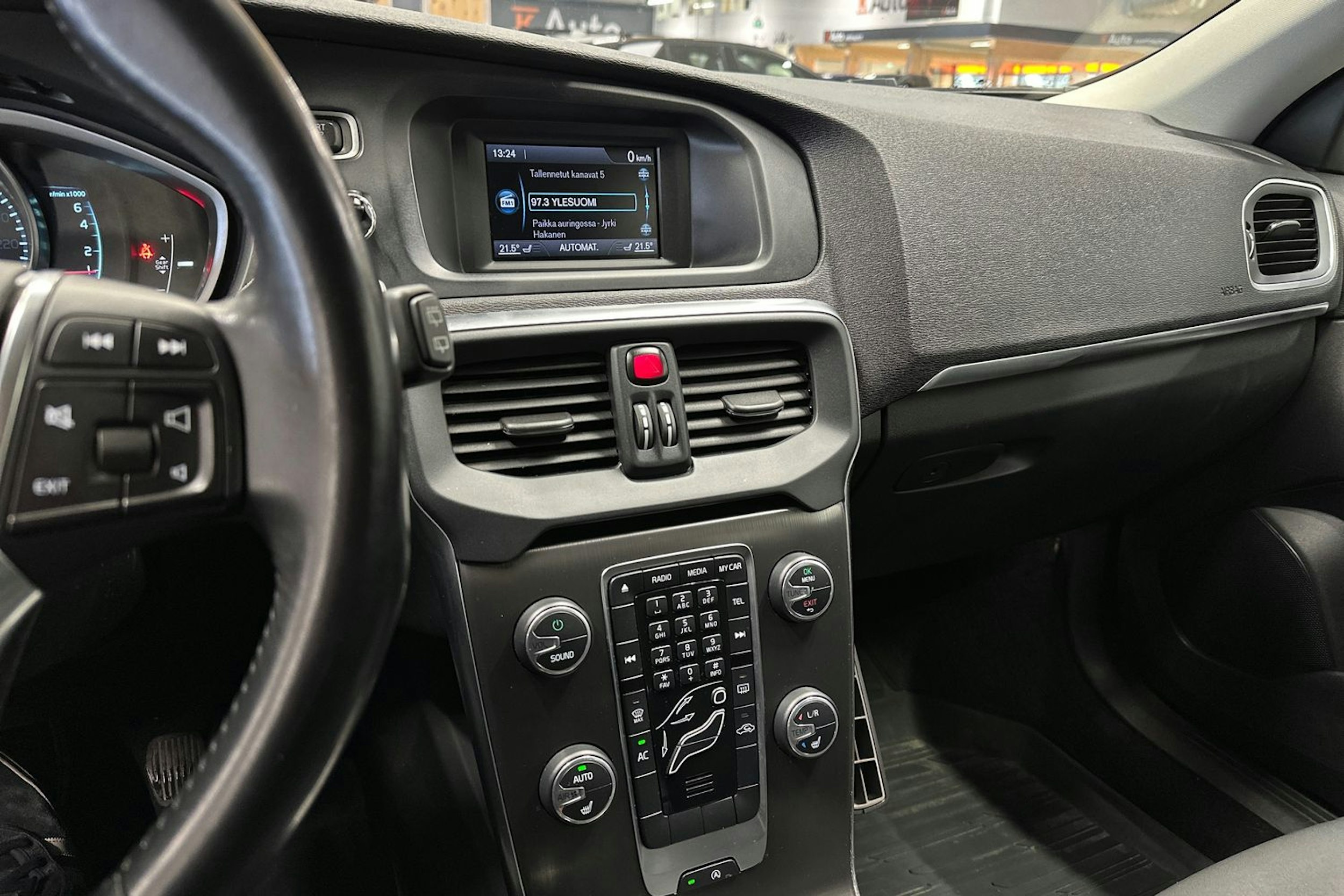 harmaa Volvo V40 2014 kuva 19.