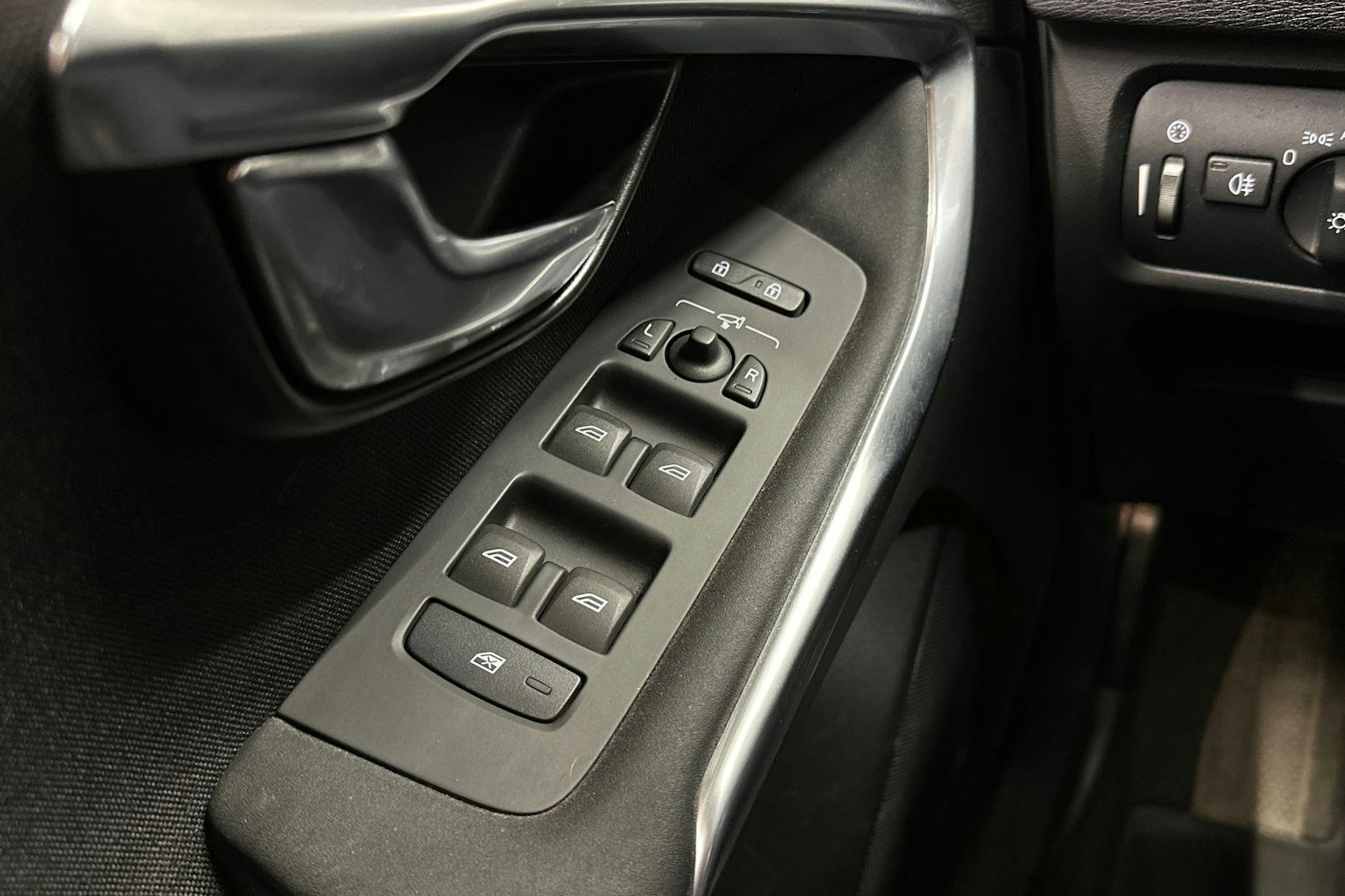 harmaa Volvo V40 2014 kuva 25.