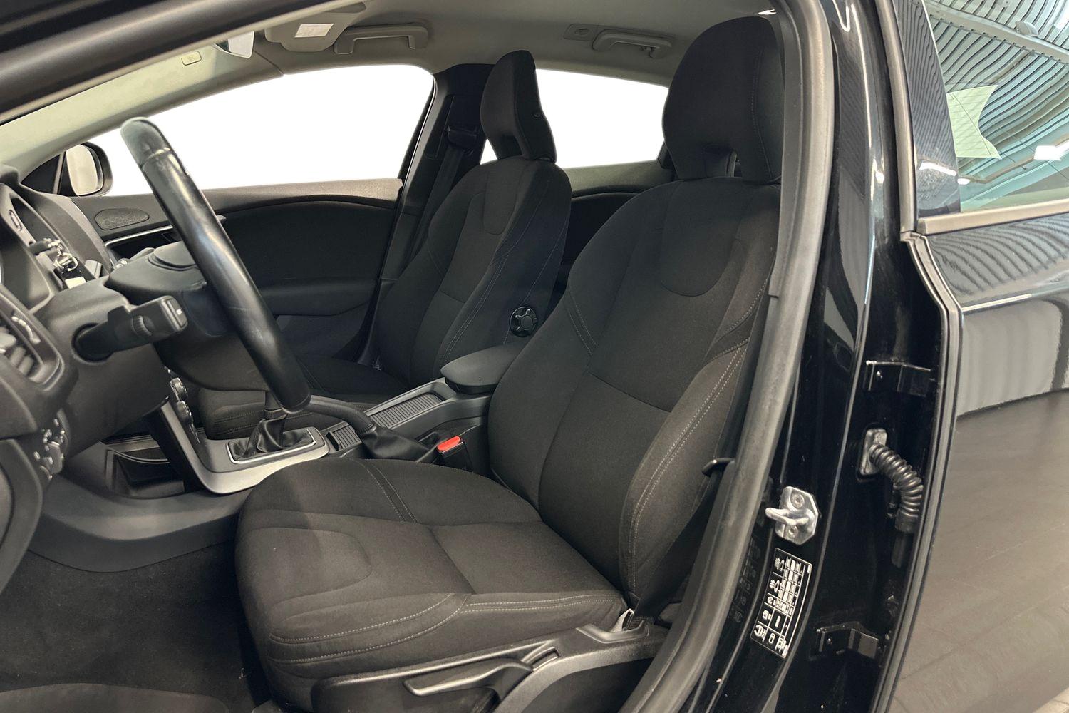 Volvo V40 D2 Kinetic 2014, kuva 7/26