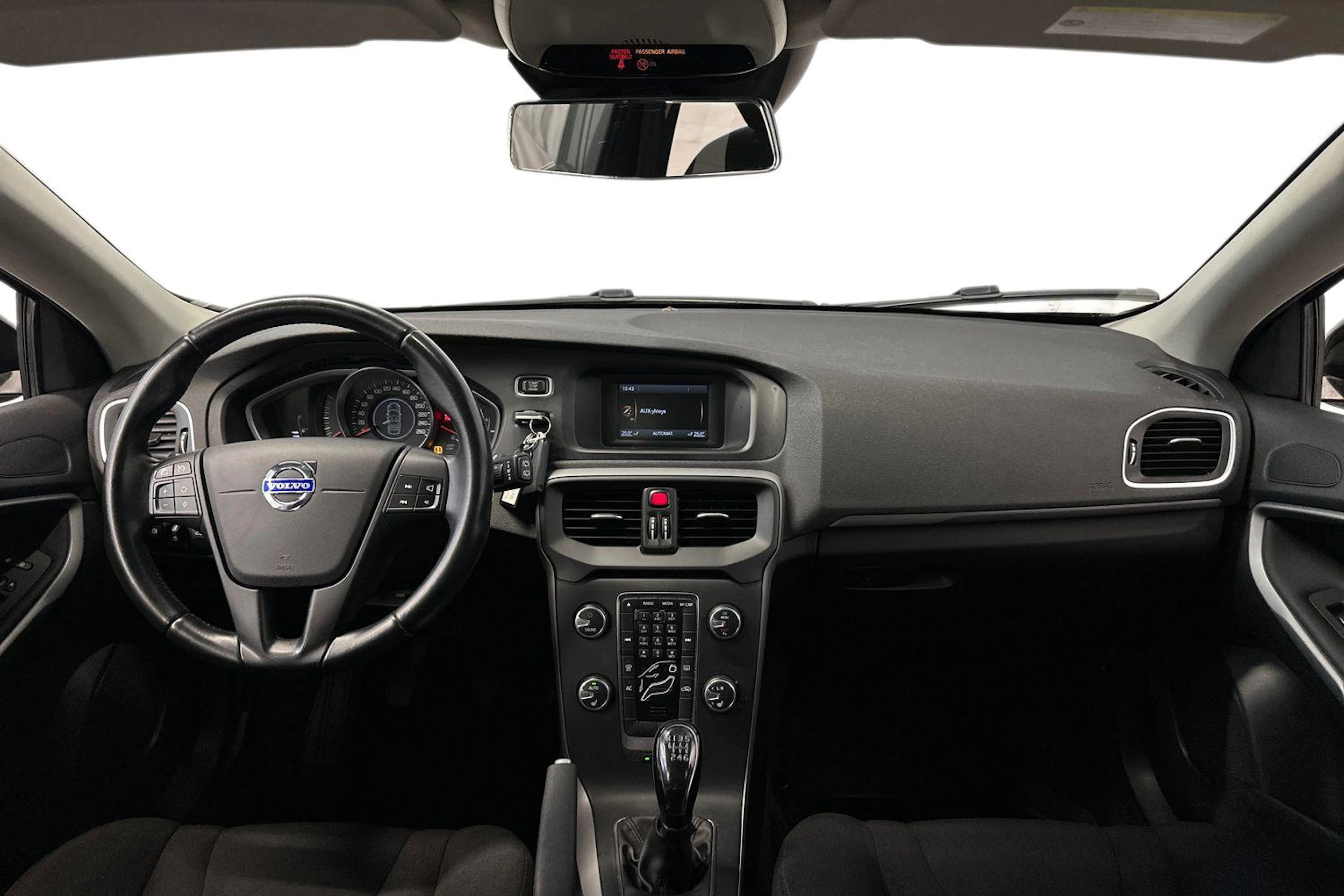 musta Volvo V40 2014 kuva 9.