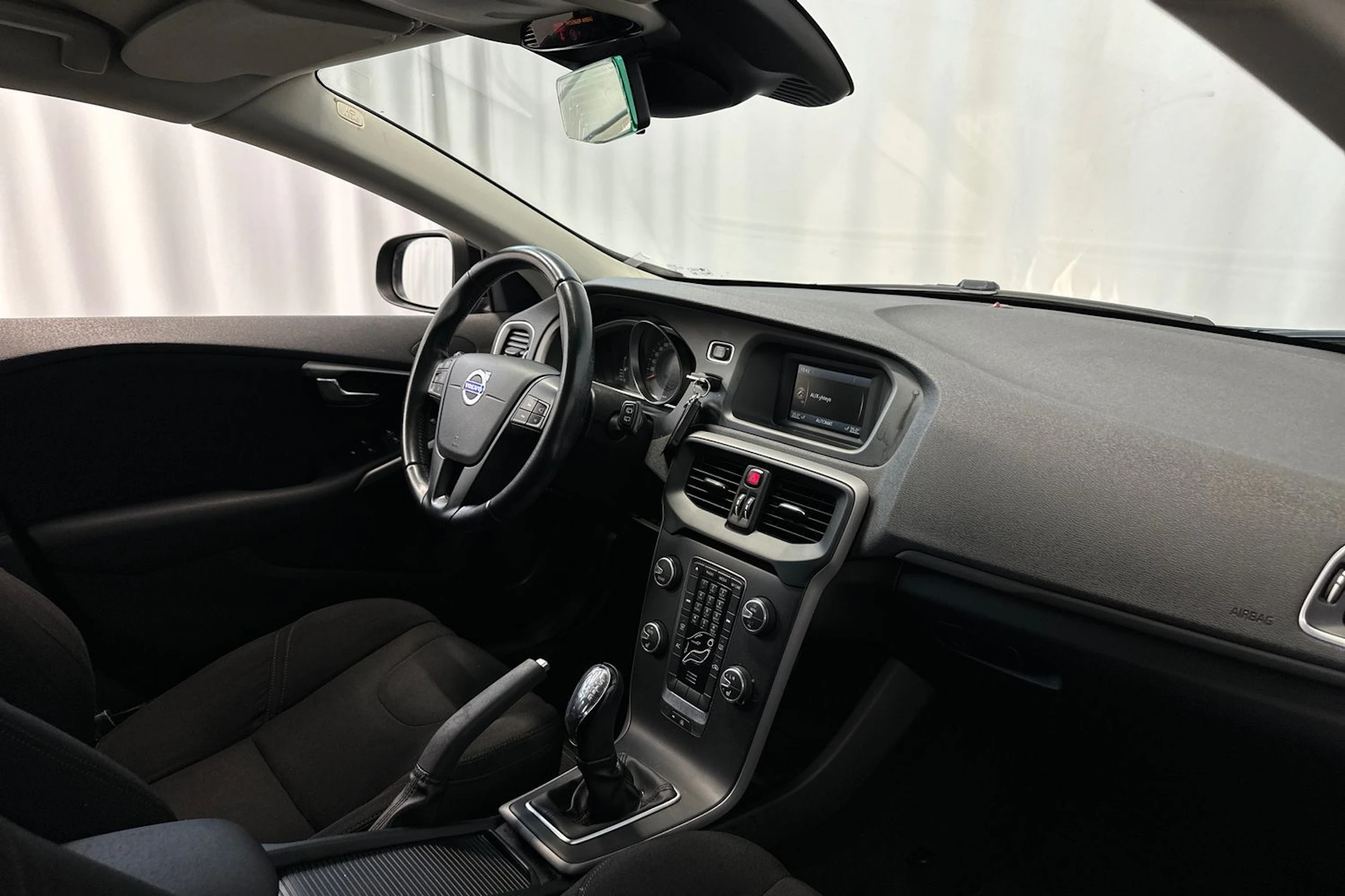 musta Volvo V40 2014 kuva 12.