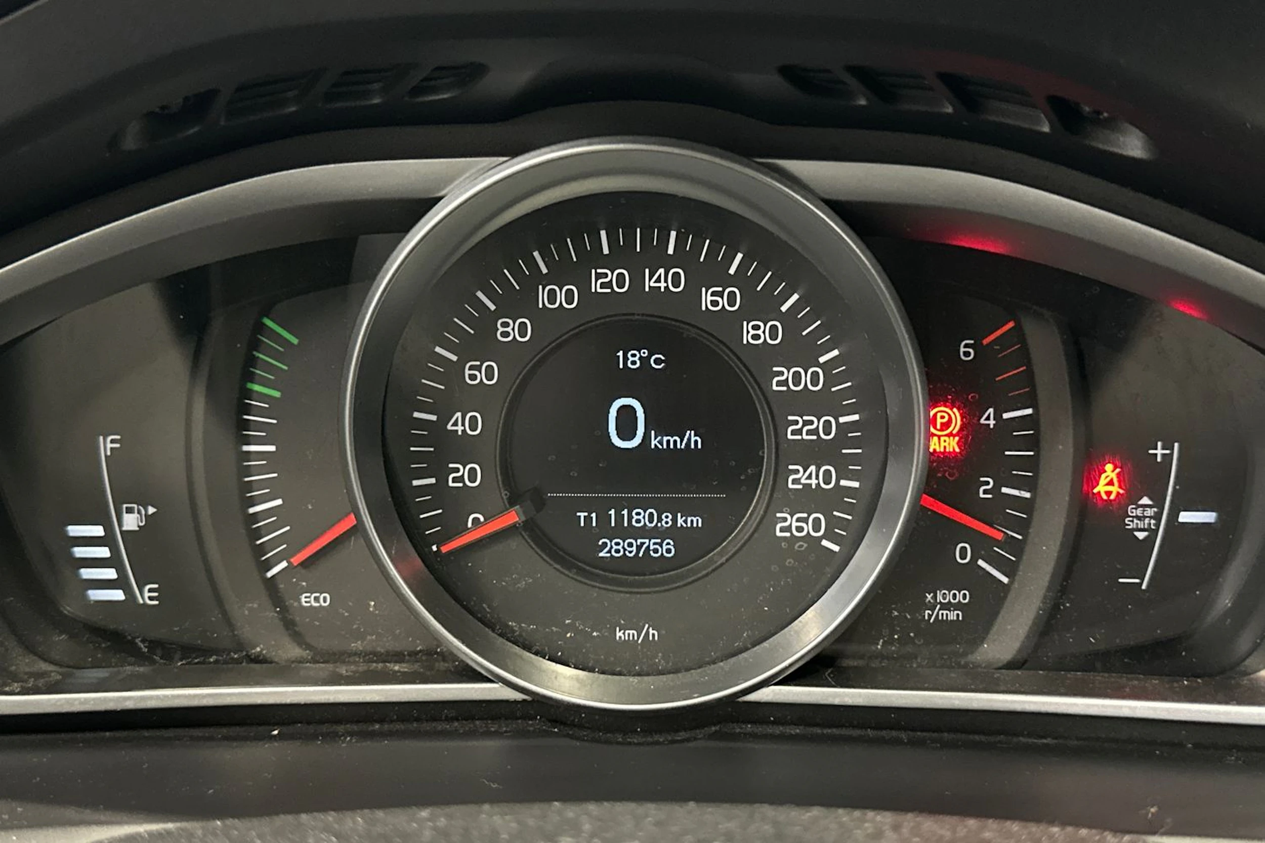 musta Volvo V40 2014 kuva 18.