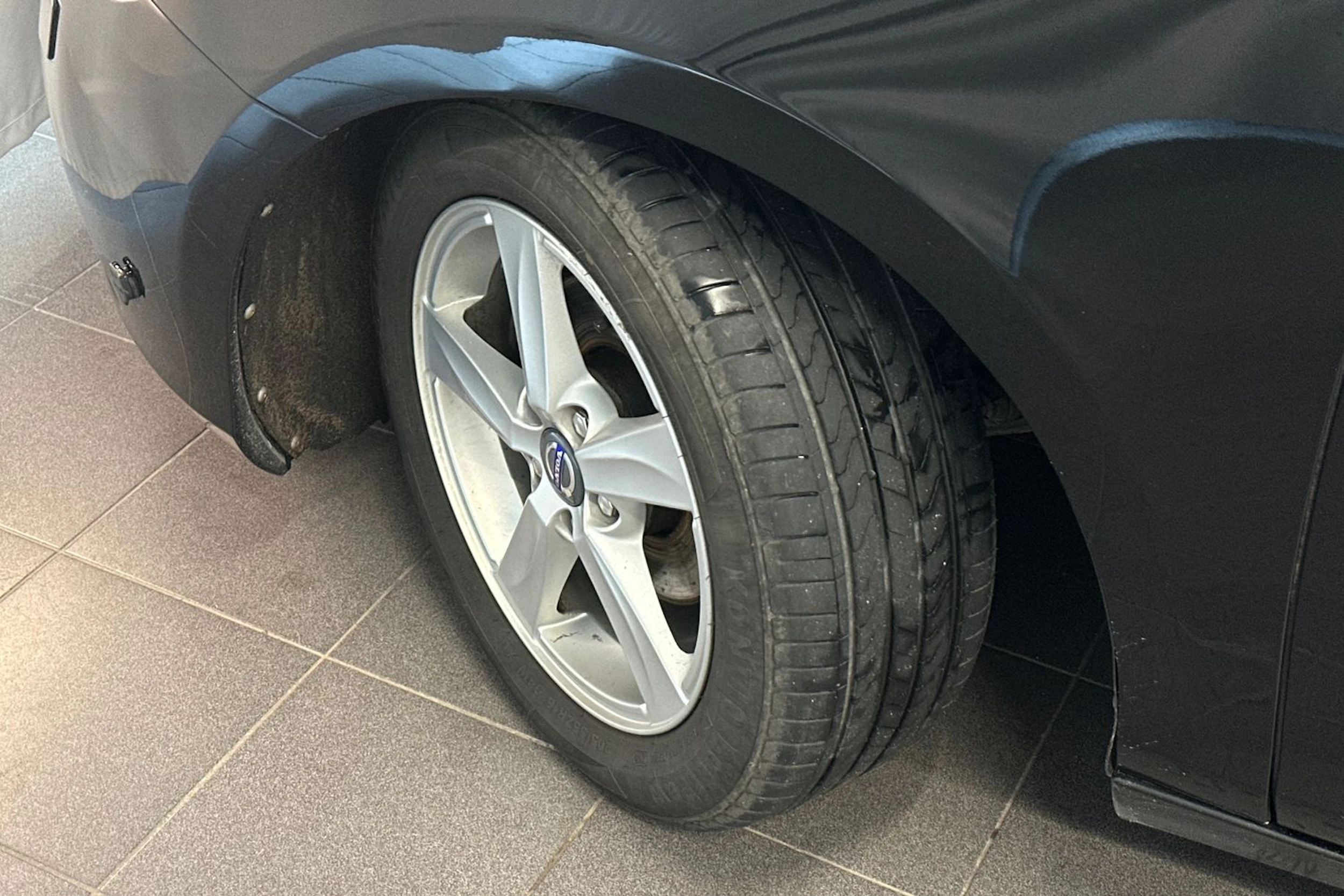 musta Volvo V40 2014 kuva 23.