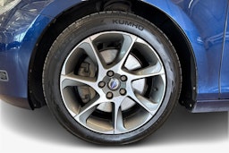 sininen Volvo V40 2014 kuva 11.