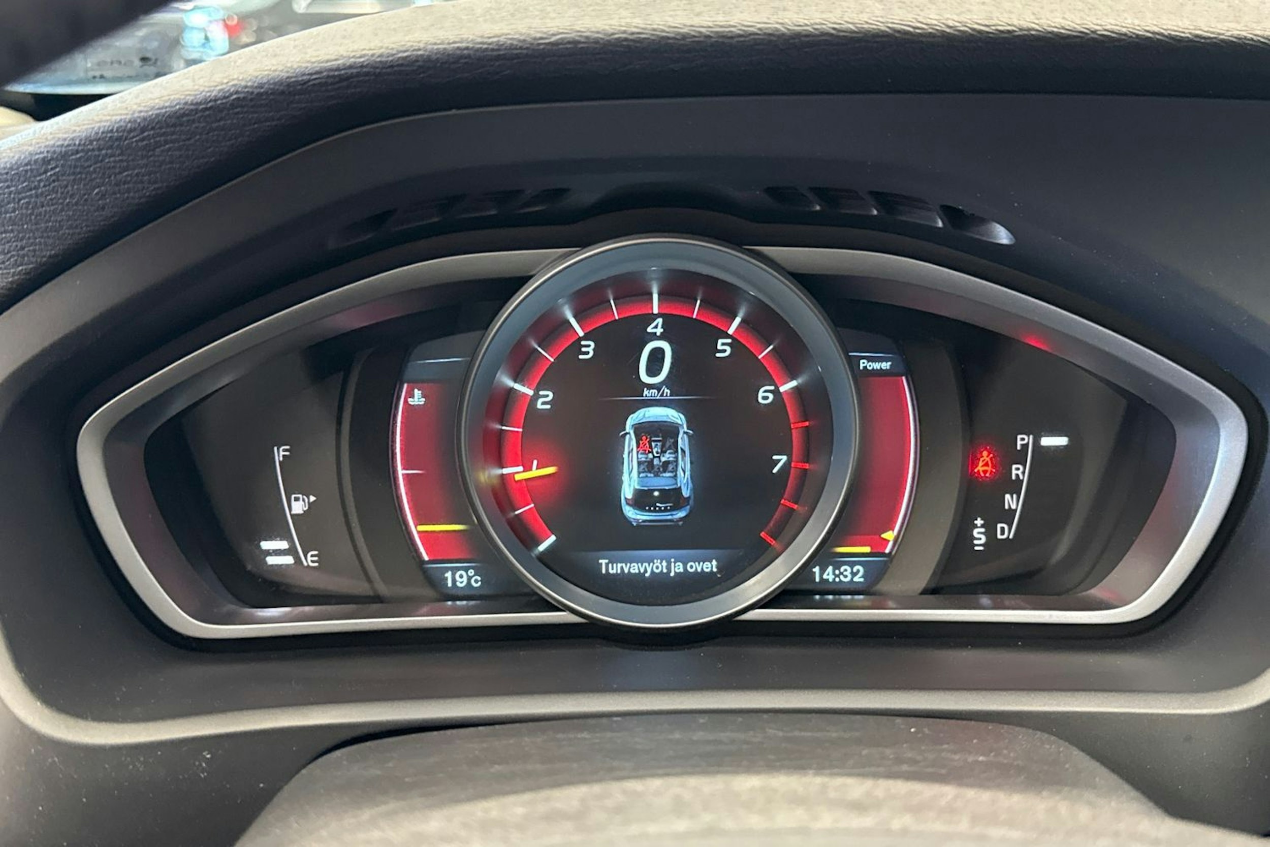 sininen Volvo V40 2014 kuva 17.