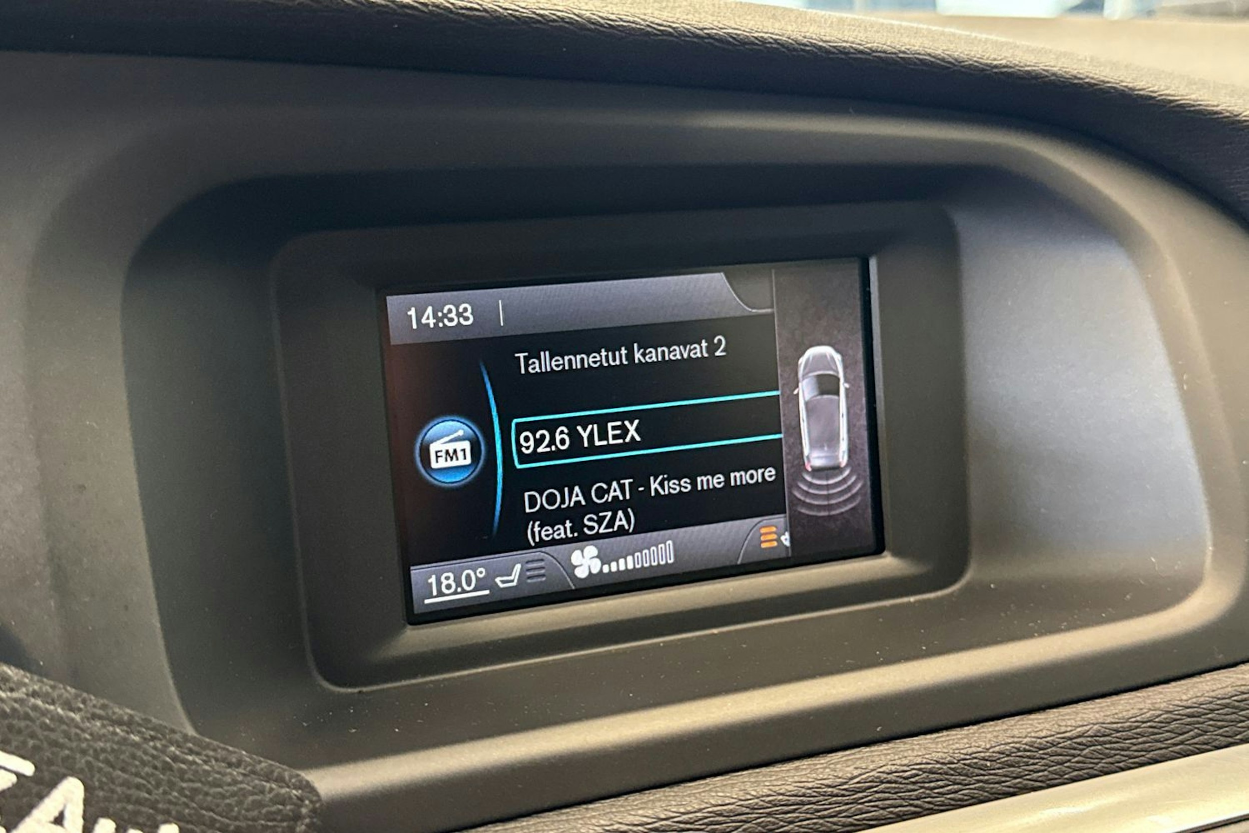 sininen Volvo V40 2014 kuva 19.