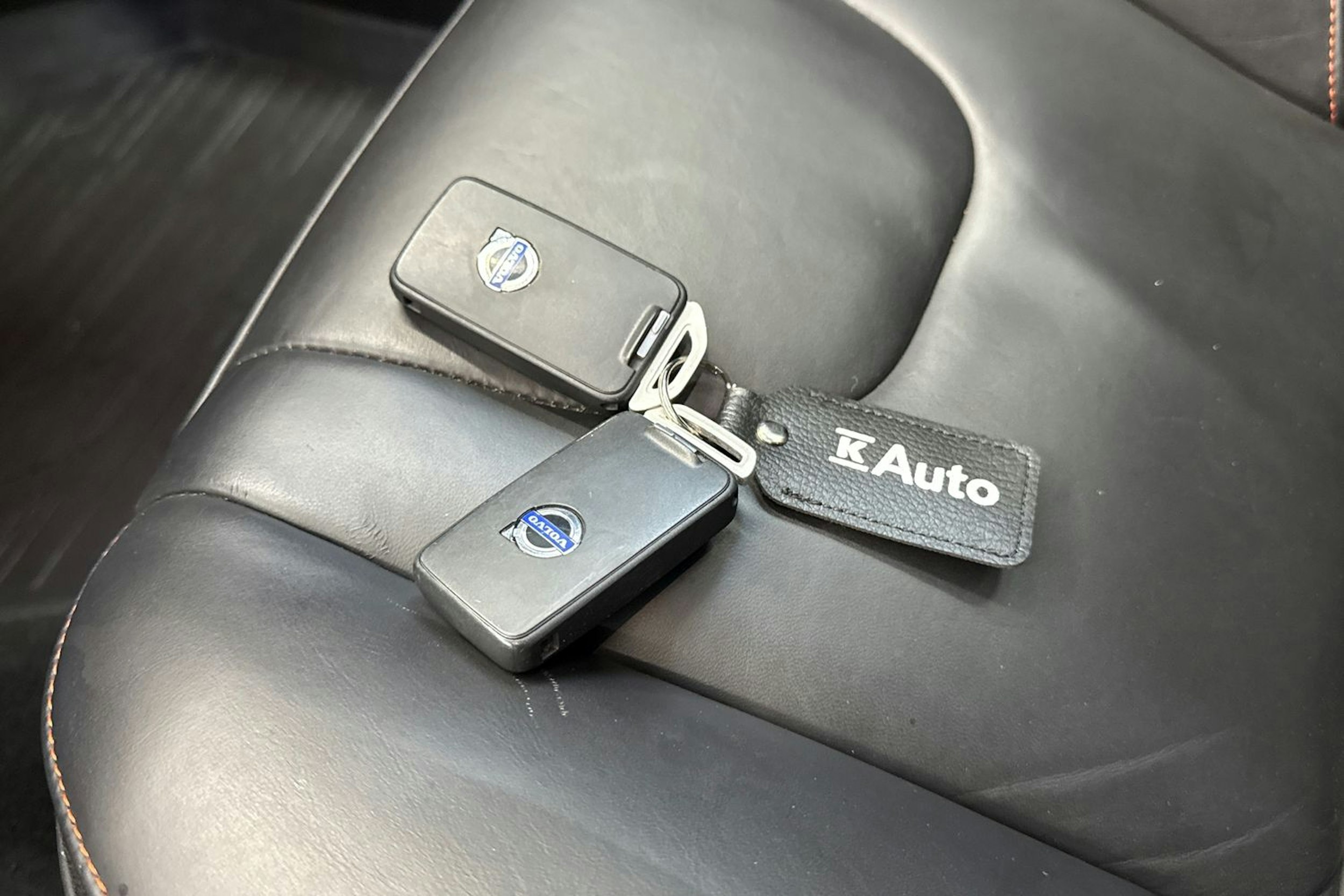 sininen Volvo V40 2014 kuva 23.