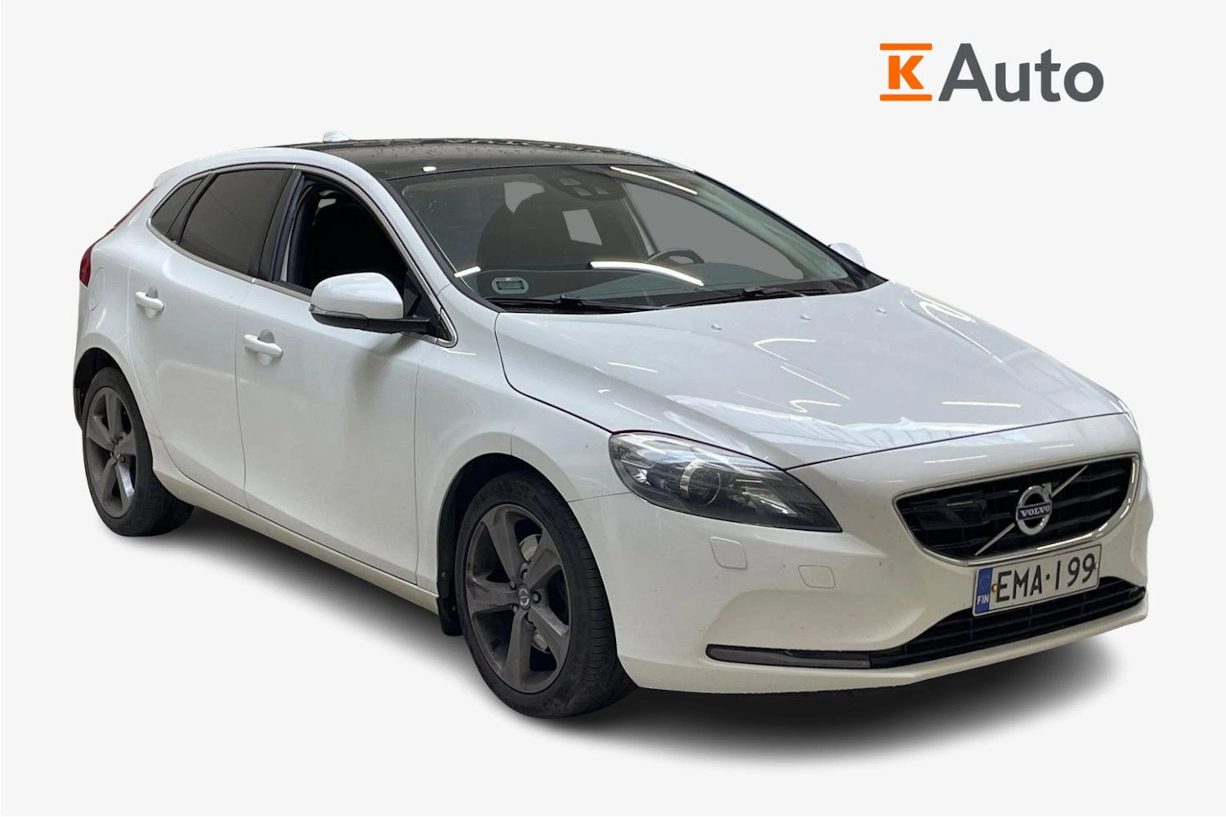 valkoinen Volvo V40 2014 kuva 1.