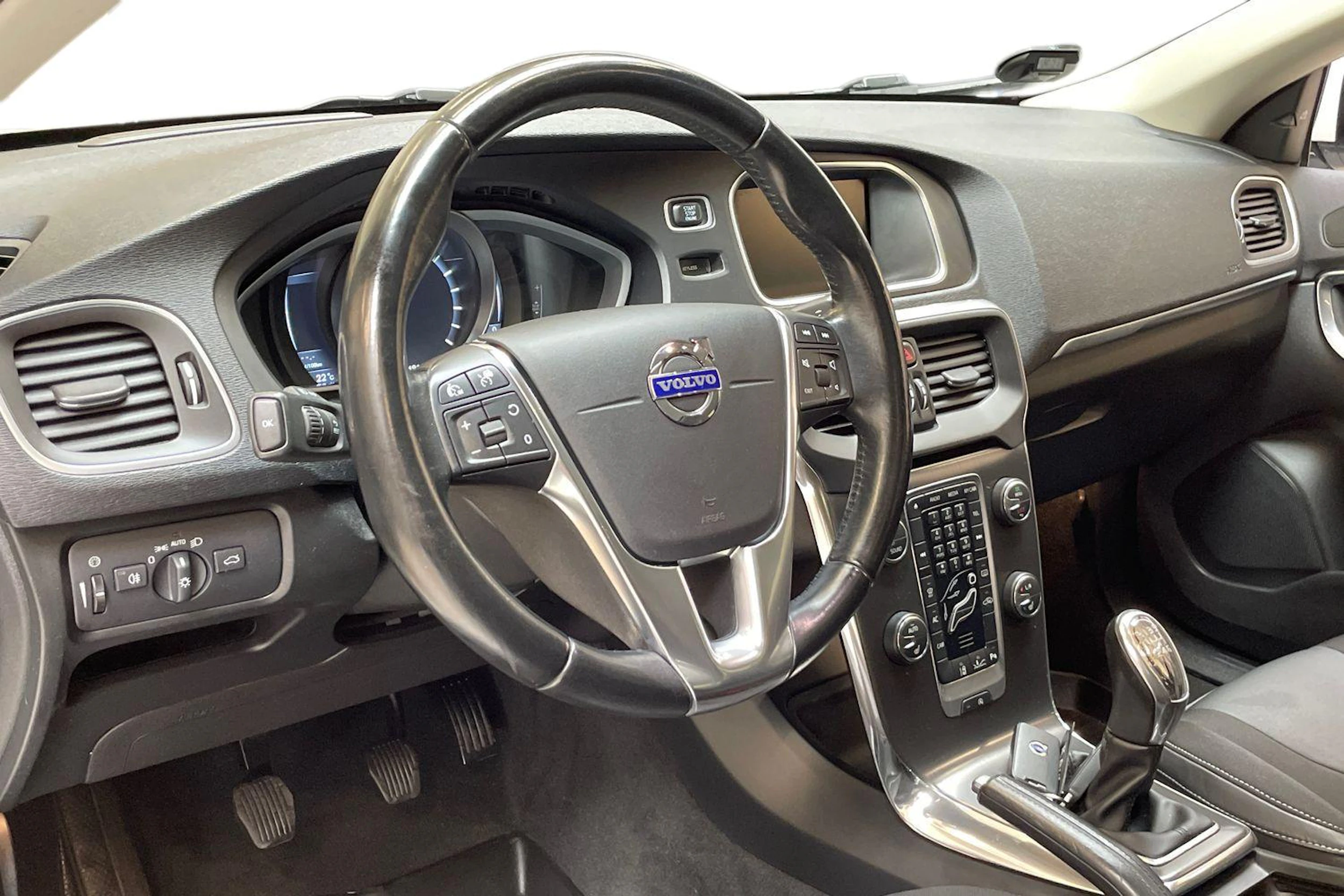 valkoinen Volvo V40 2014 kuva 7.