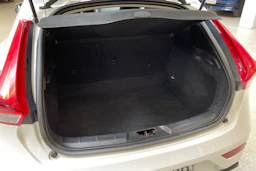 valkoinen Volvo V40 2014 kuva 12.
