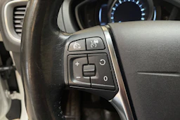 valkoinen Volvo V40 2014 kuva 14.