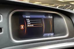 valkoinen Volvo V40 2014 kuva 19.