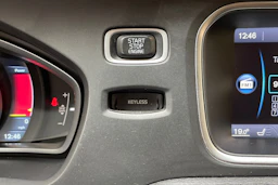 valkoinen Volvo V40 2014 kuva 23.