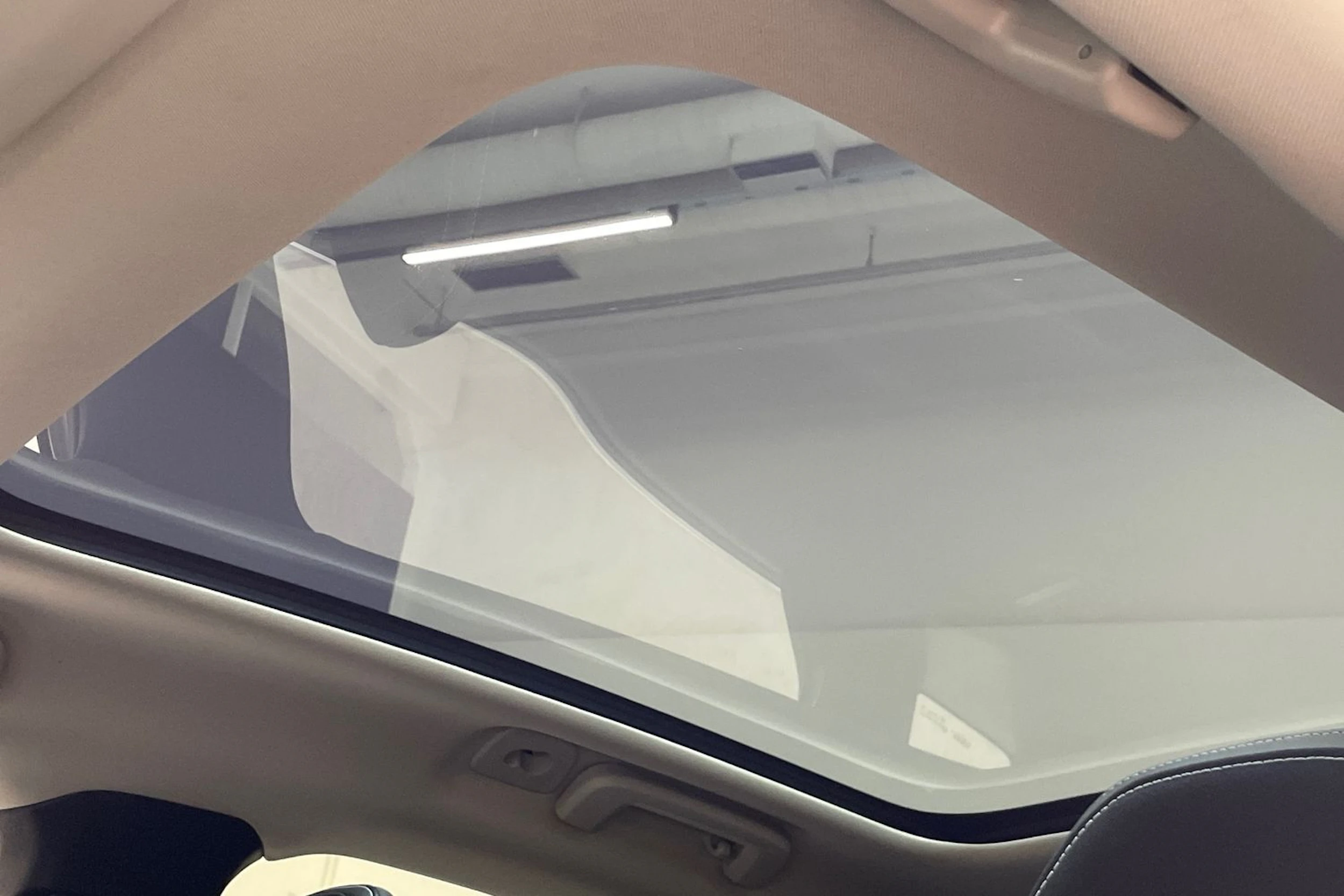 valkoinen Volvo V40 2014 kuva 28.