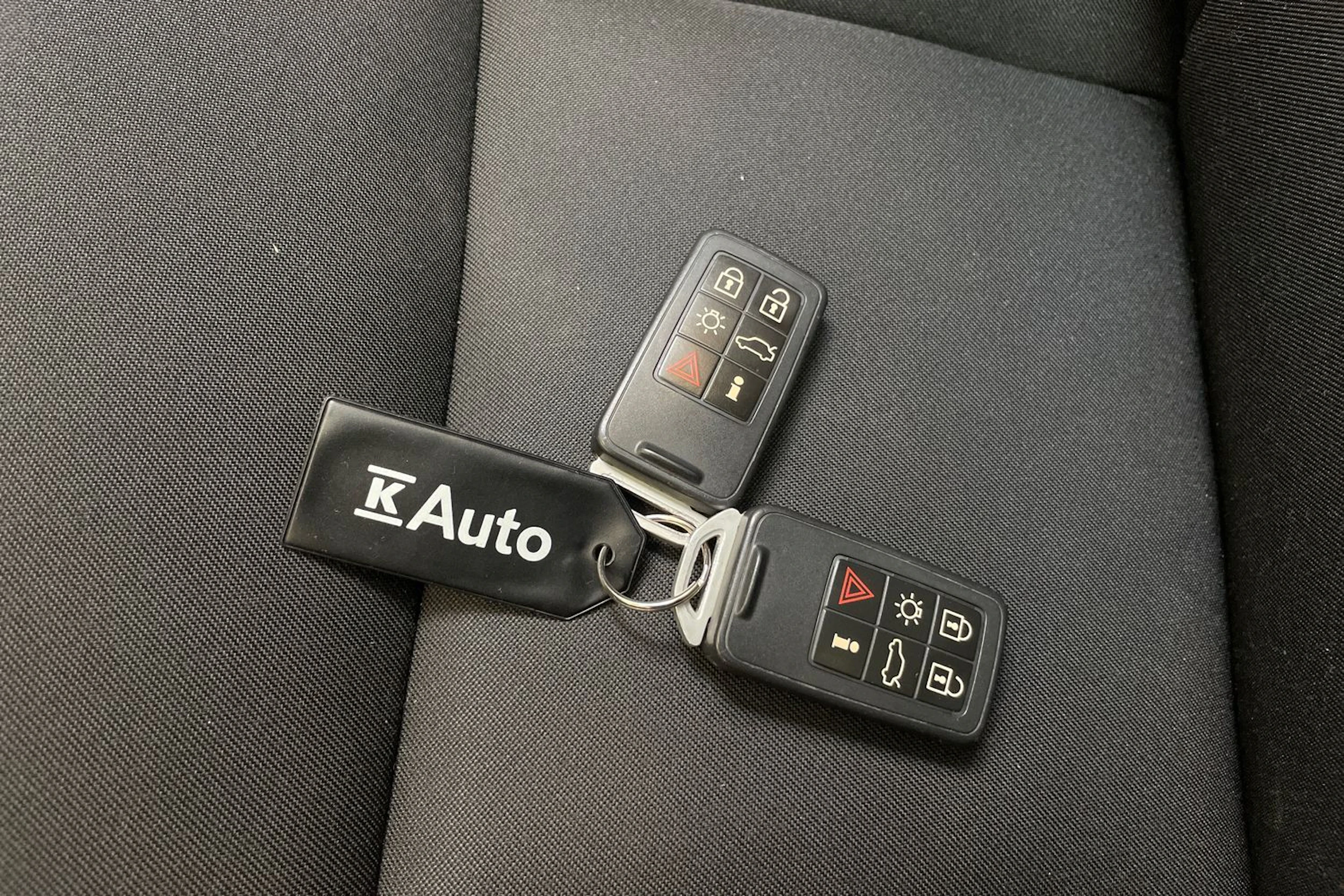 valkoinen Volvo V40 2014 kuva 31.