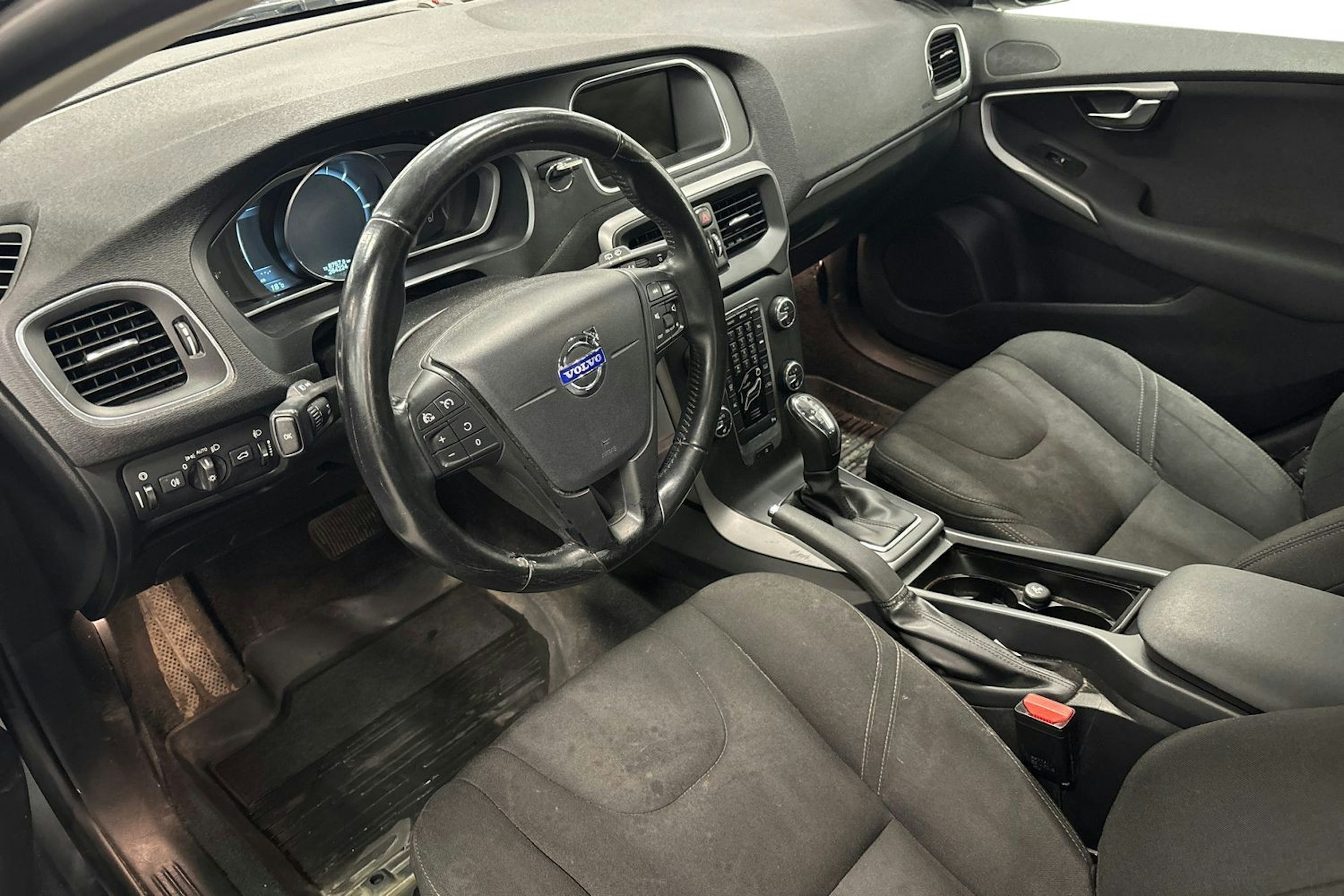 harmaa Volvo V40 2014 kuva 6.