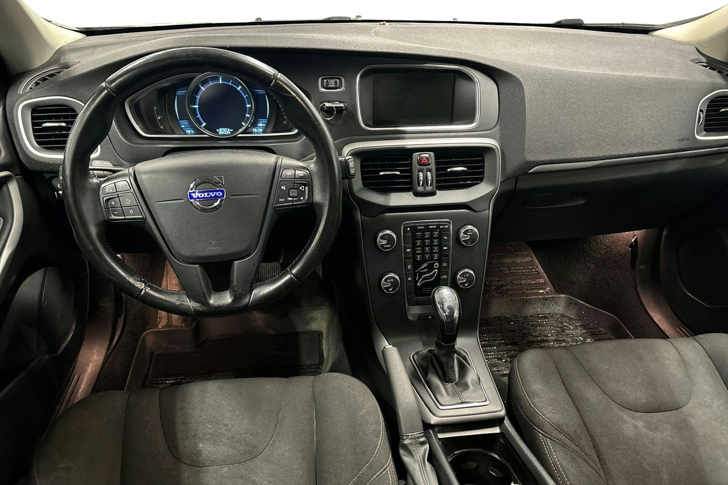 harmaa Volvo V40 2014 kuva 7.