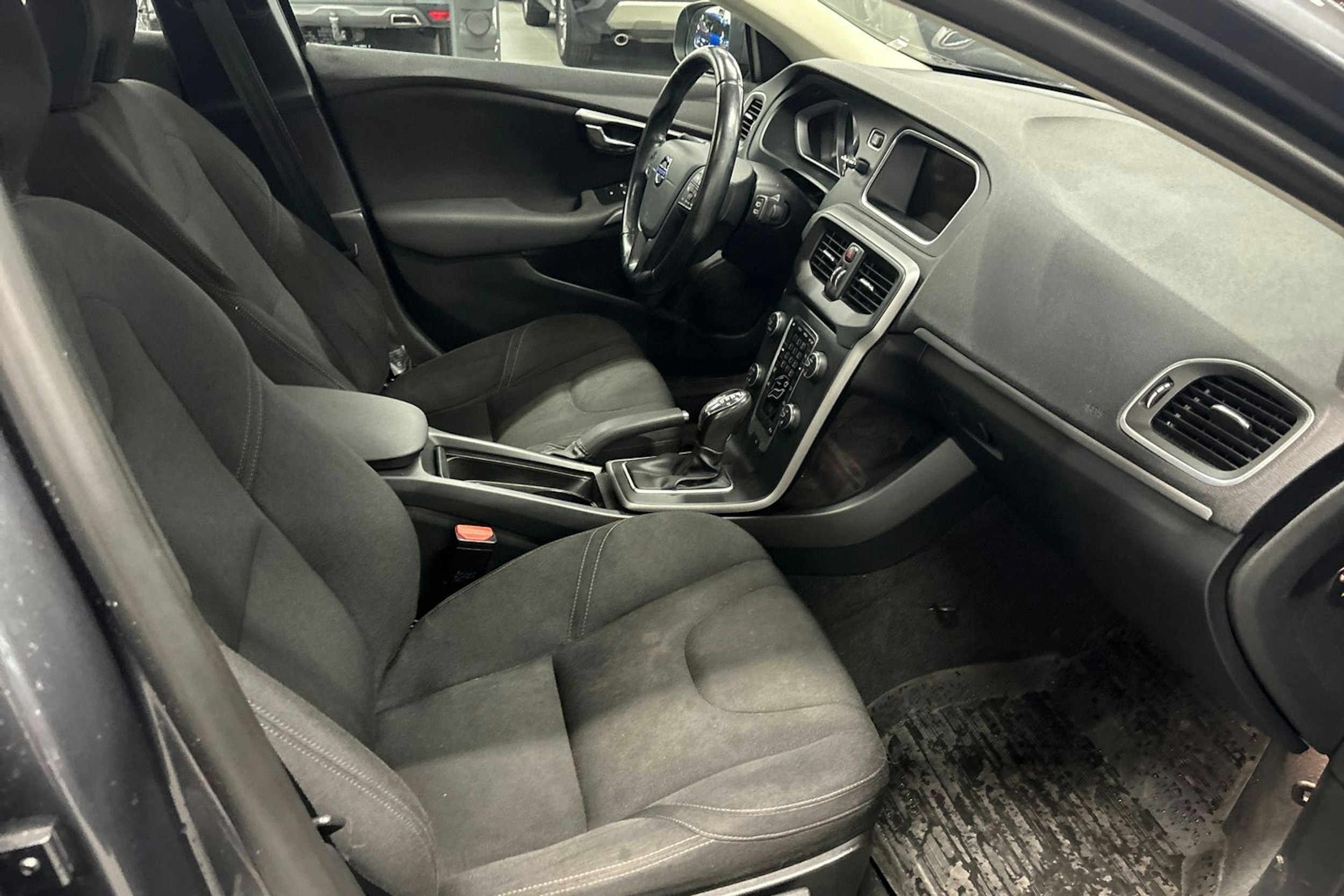 harmaa Volvo V40 2014 kuva 12.
