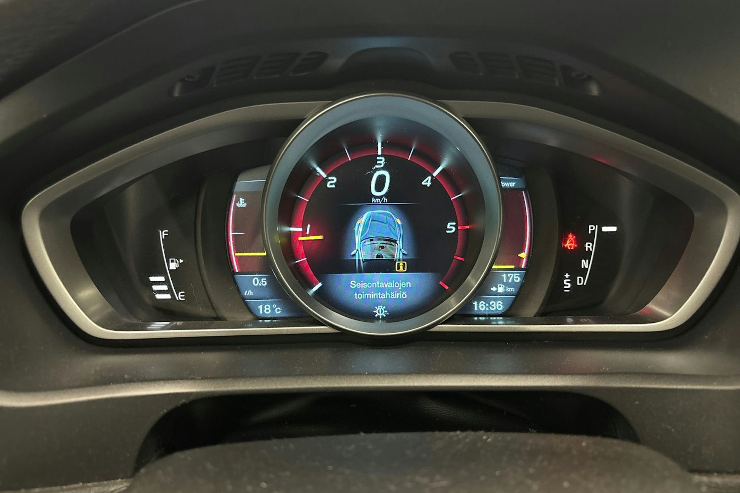 harmaa Volvo V40 2014 kuva 20.