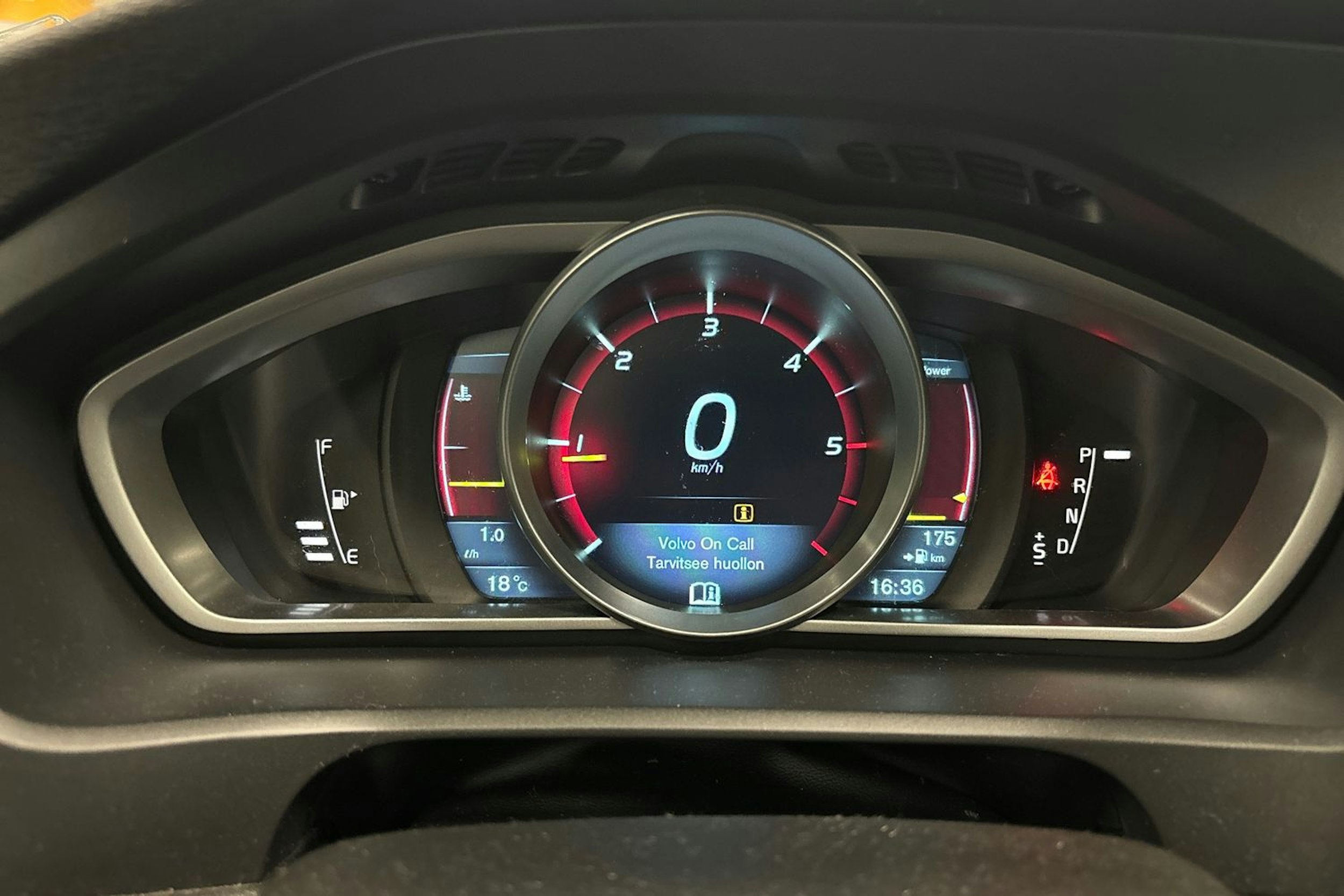 harmaa Volvo V40 2014 kuva 21.