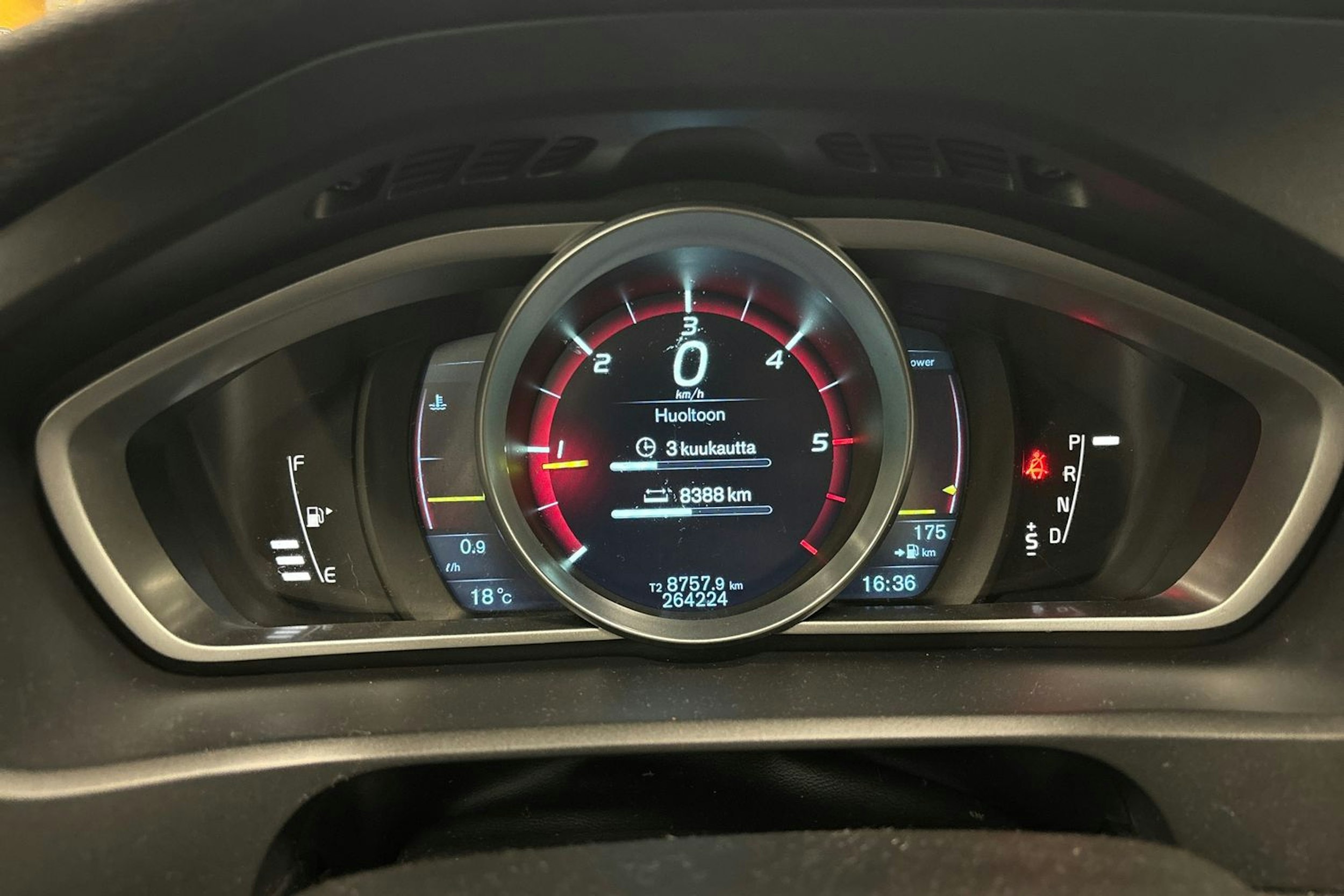 harmaa Volvo V40 2014 kuva 22.