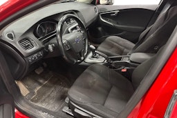 punainen Volvo V40 2014 kuva 3.