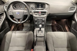 punainen Volvo V40 2014 kuva 9.