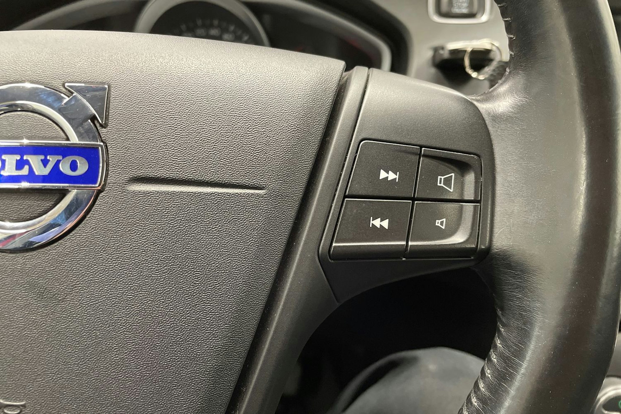 punainen Volvo V40 2014 kuva 21.