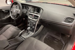 punainen Volvo V40 2014 kuva 25.