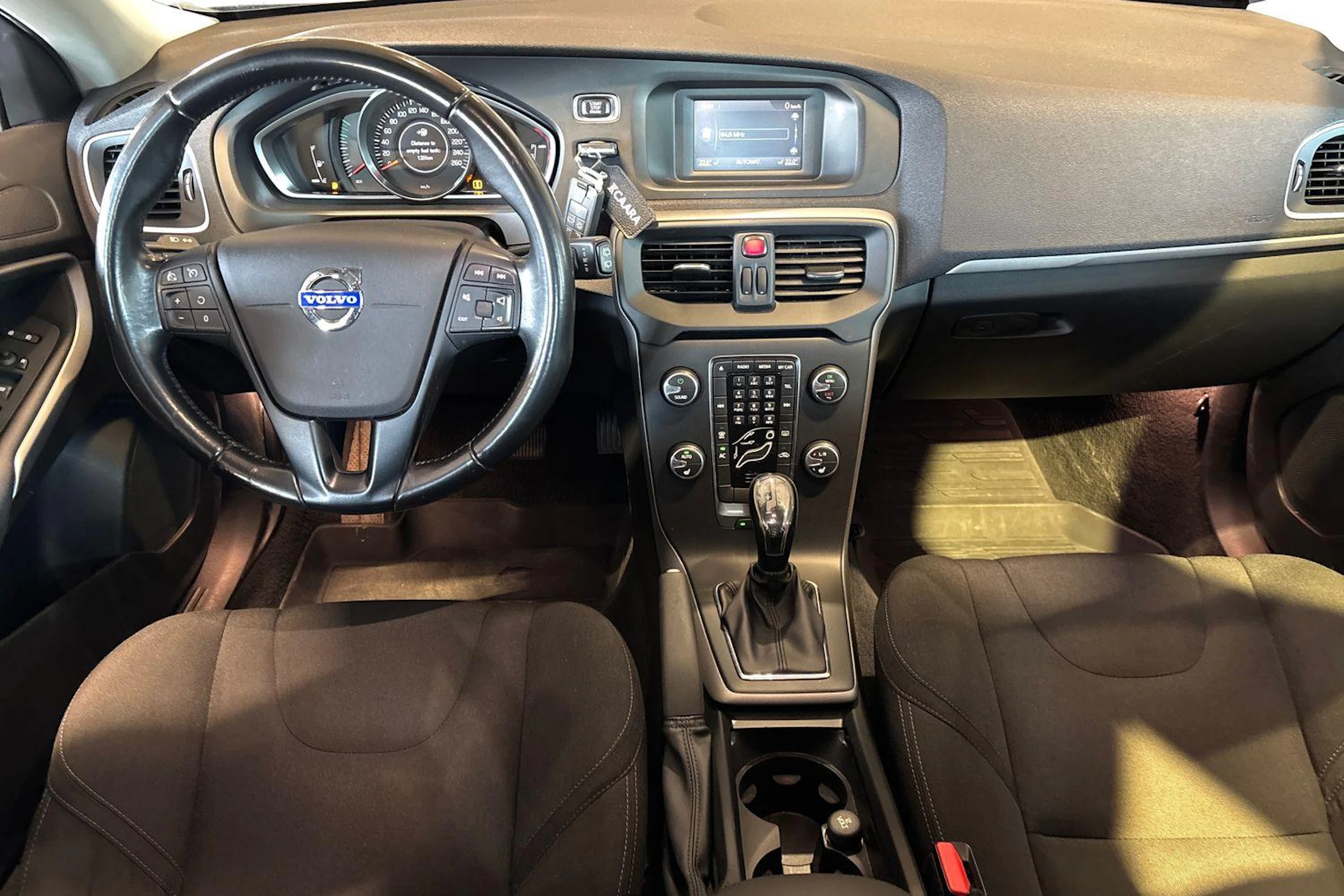 Harmaa Volvo V40 2014 kuva 7.