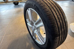 Harmaa Volvo V40 2014 kuva 15.