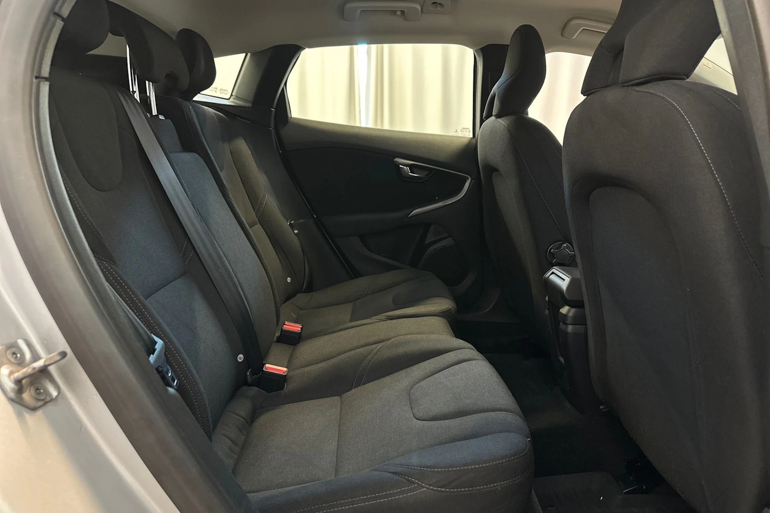 harmaa Volvo V40 2014 kuva 10.