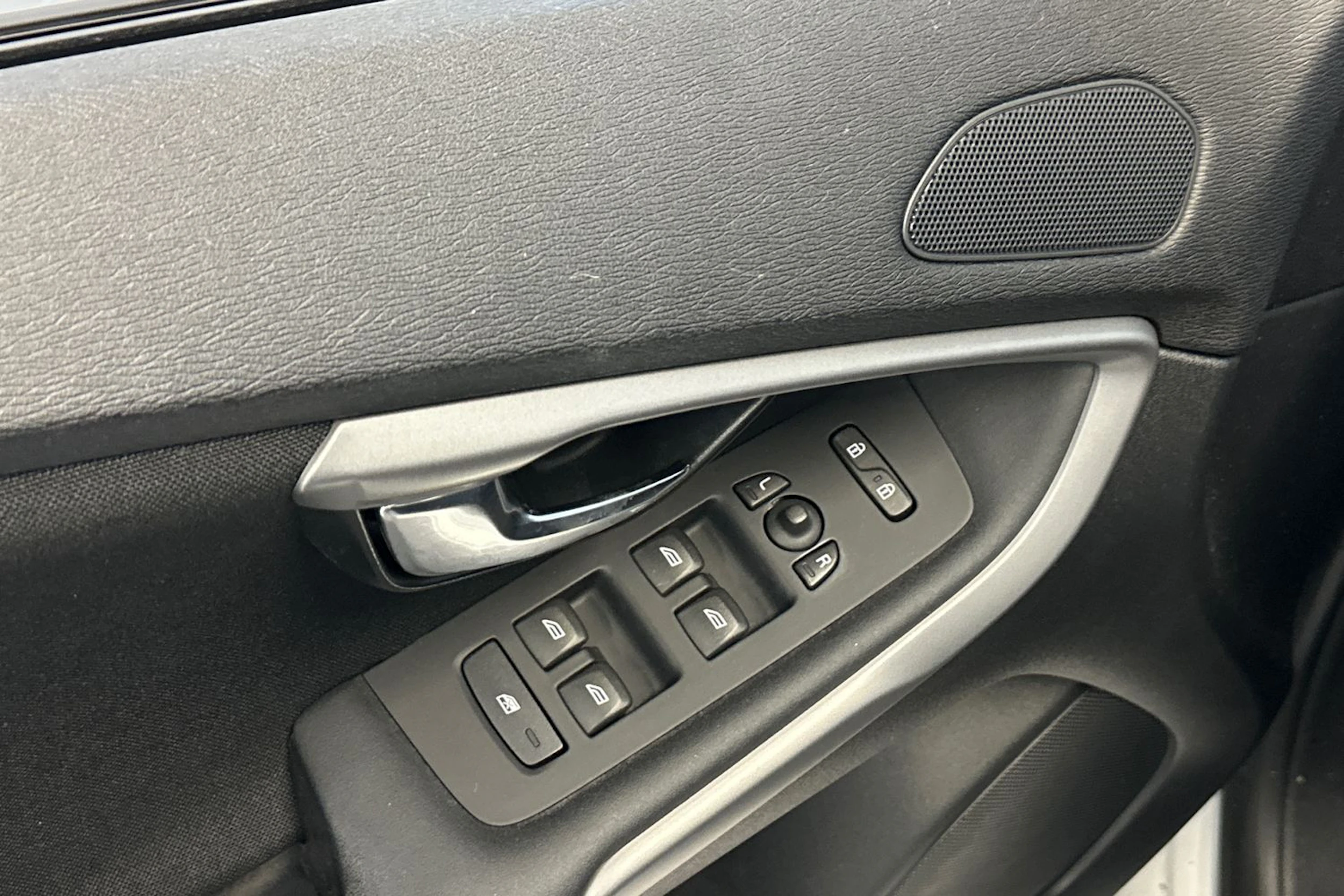 harmaa Volvo V40 2014 kuva 14.