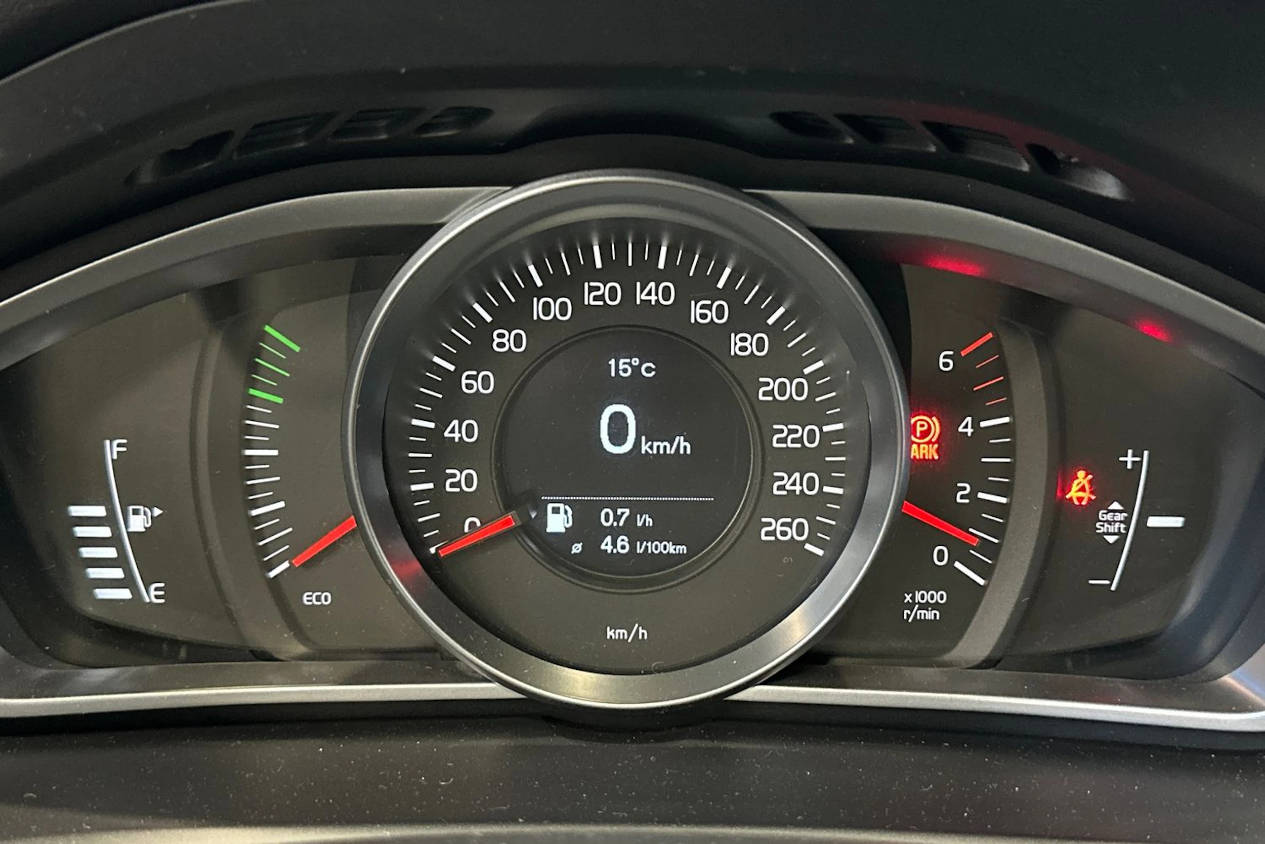 harmaa Volvo V40 2014 kuva 18.